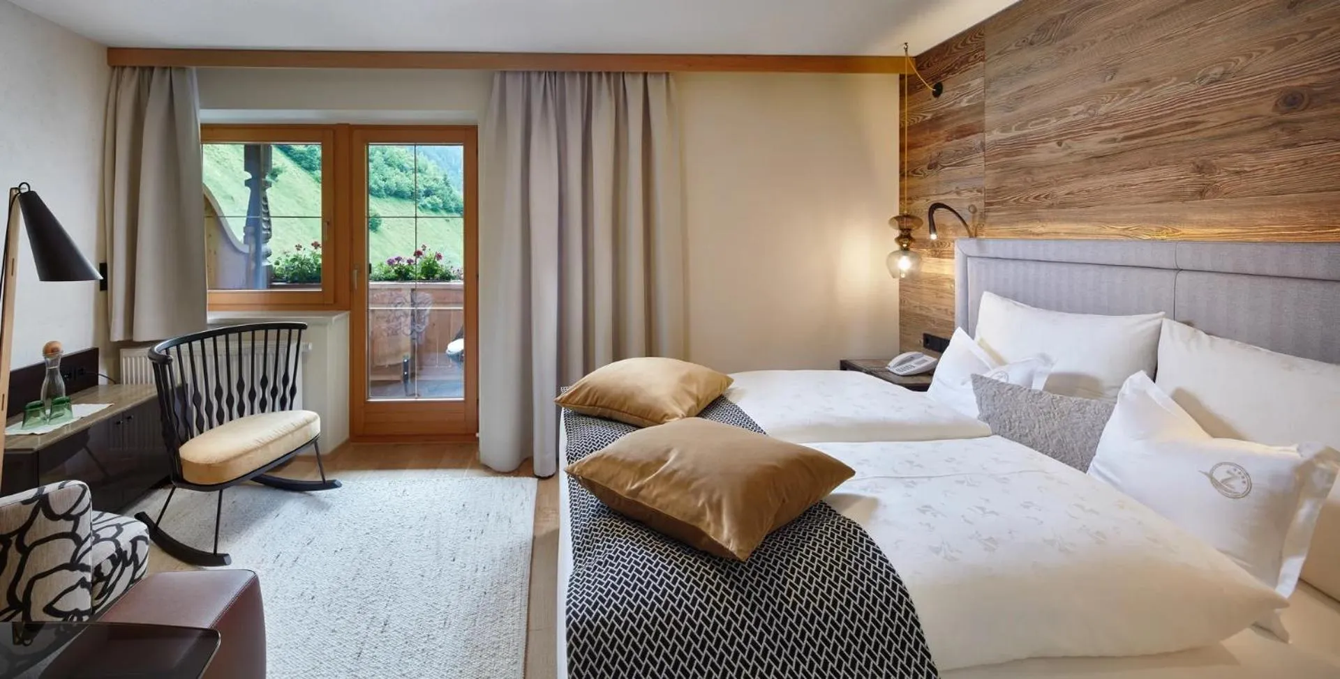 Bedroom, Bed in ZillergrundRock Luxury Mountain Resort