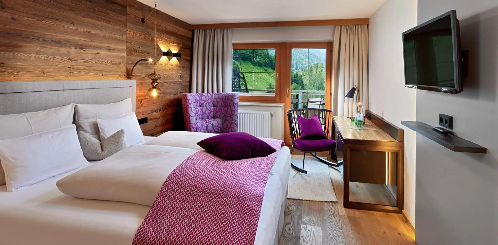 Photo of the whole room, Bed in ZillergrundRock Luxury Mountain Resort