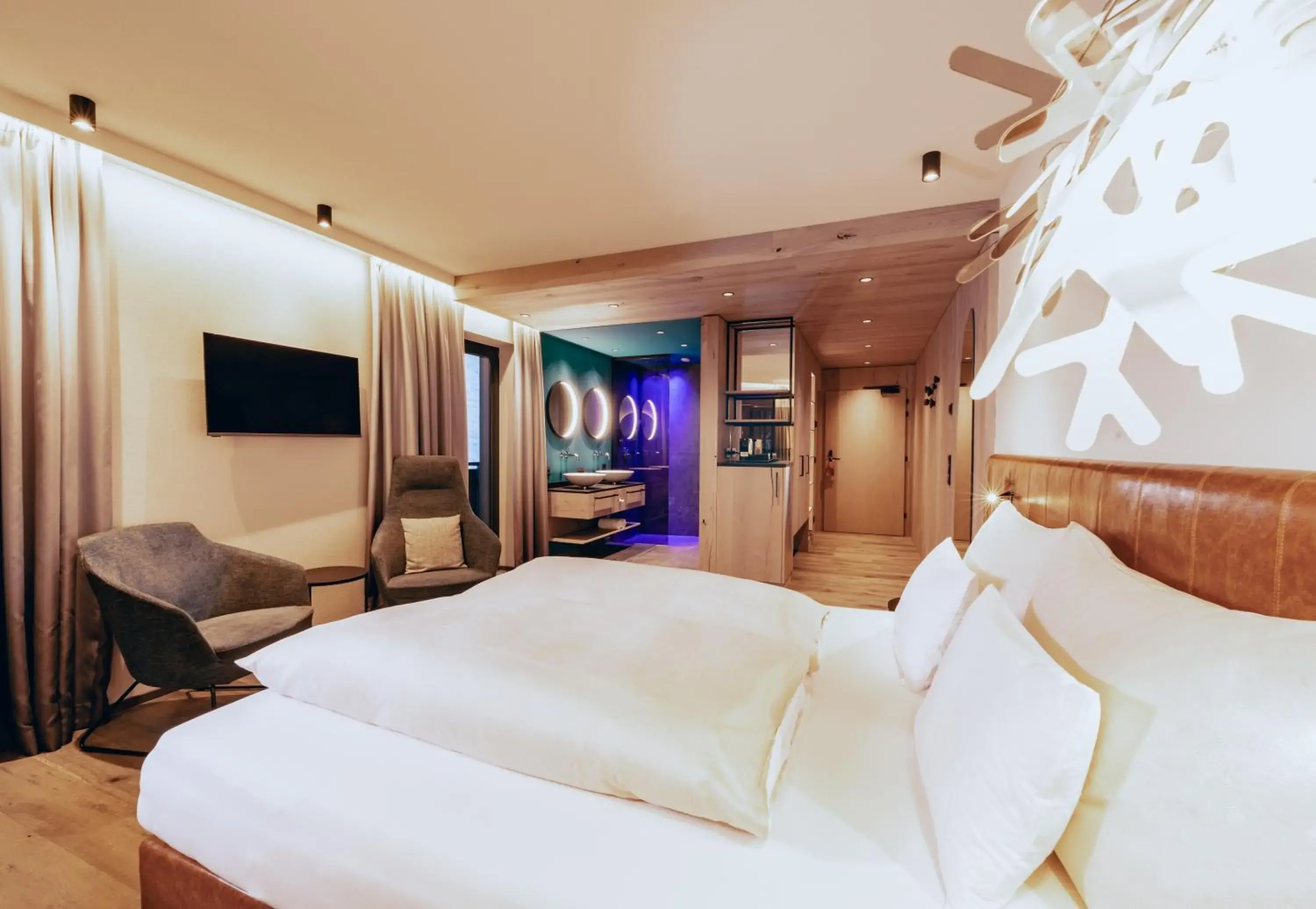 Queen Room in ZillergrundRock Luxury Mountain Resort Queen Room in ZillergrundRock Luxury Mountain Resort