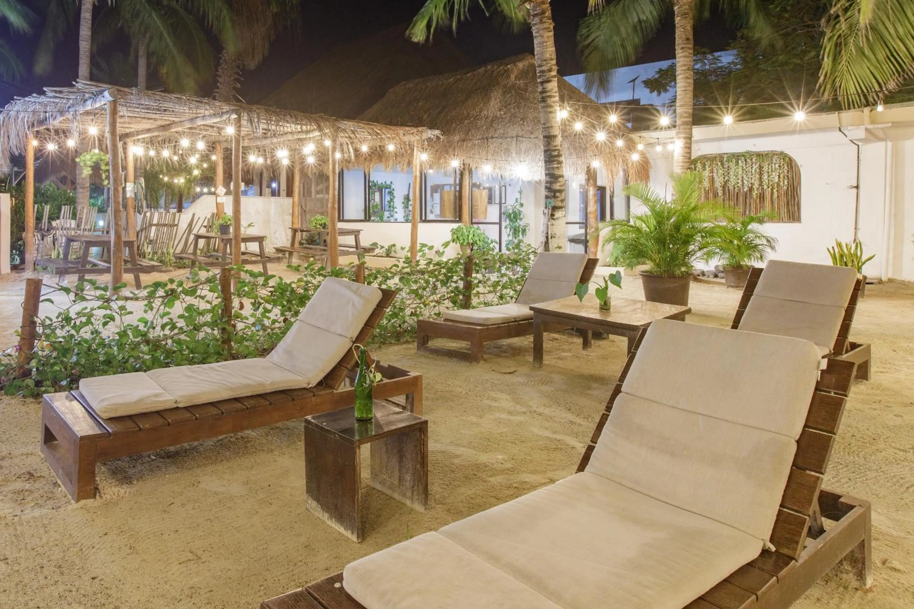 Patio in La Diosa Kali Beach Front Hotel