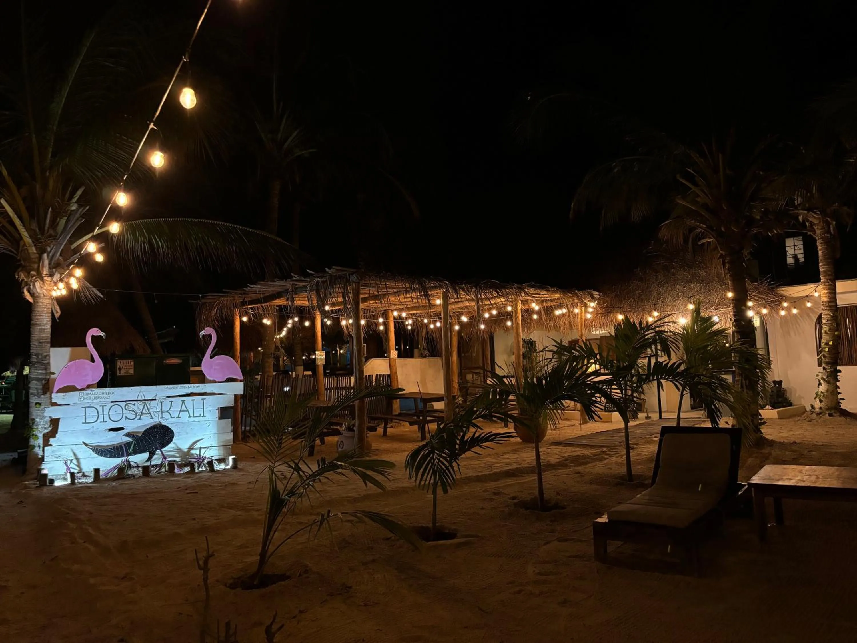 Restaurant/places to eat in La Diosa Kali Beach Front Hotel