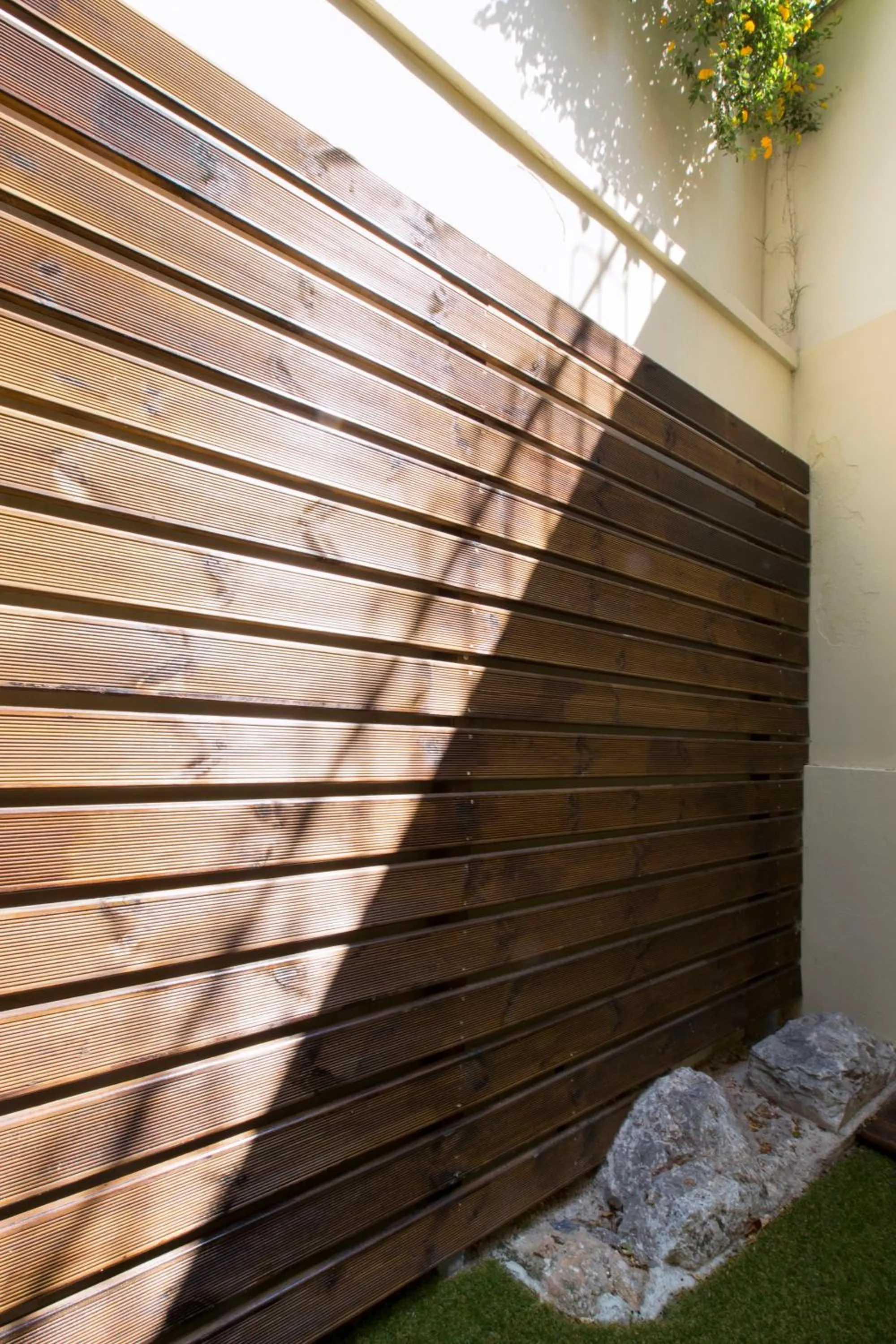Patio in Under the shade of Acropolis by YHA