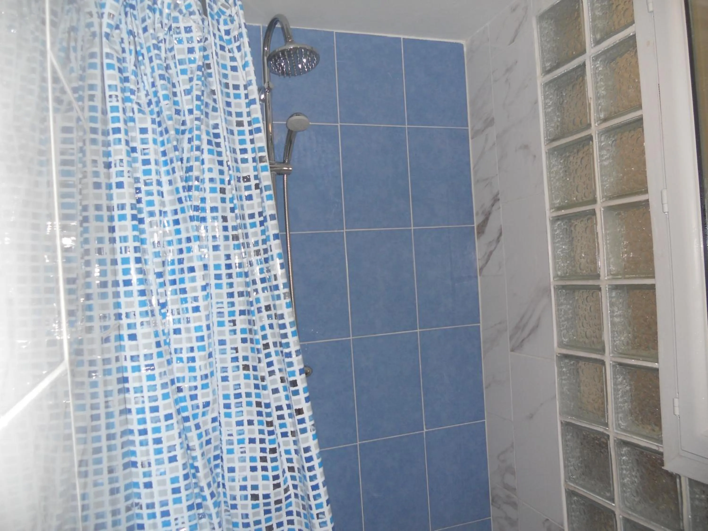 Bathroom in Hotel Pacific