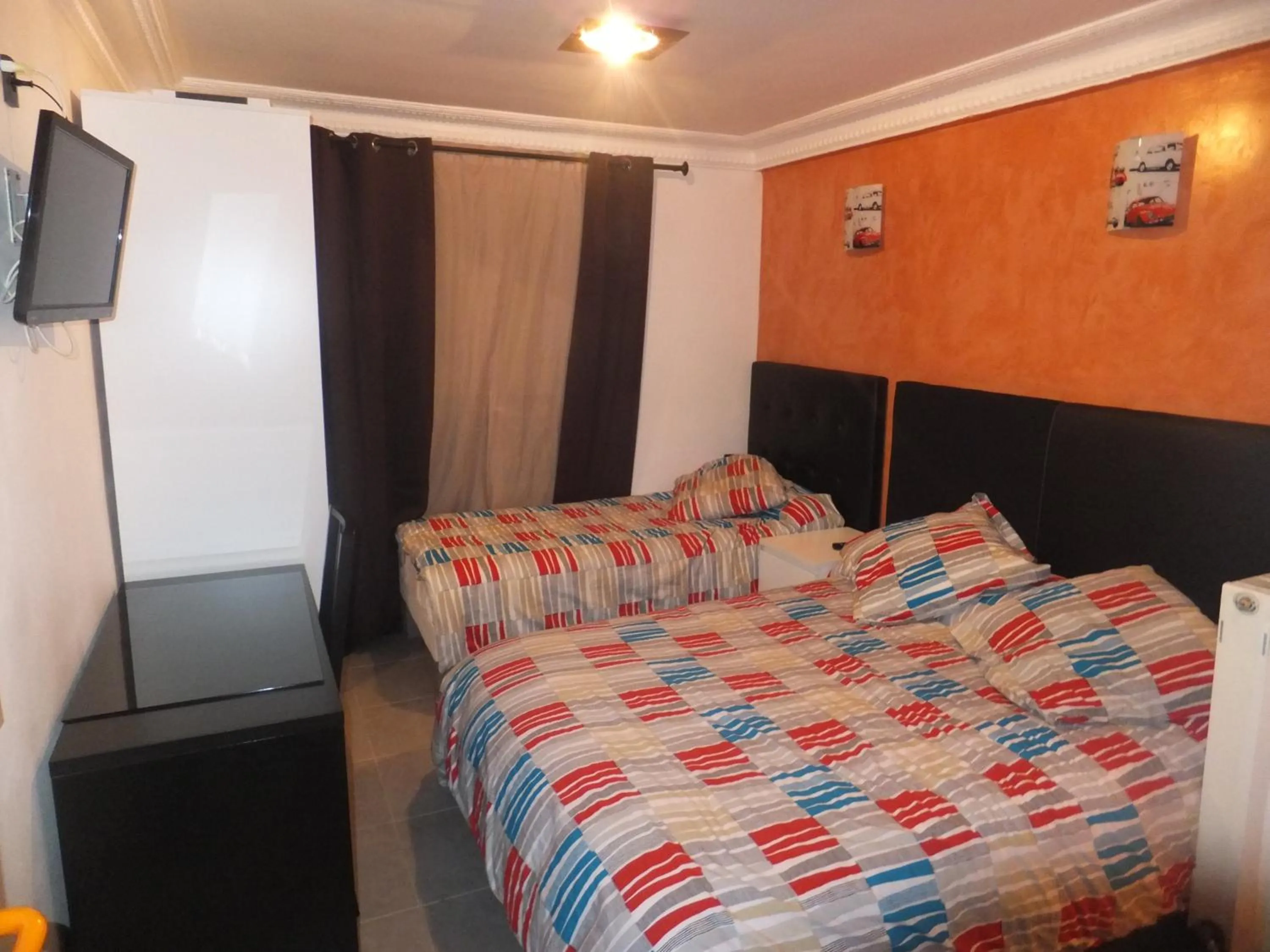 Photo of the whole room, Bed in Hotel Pacific