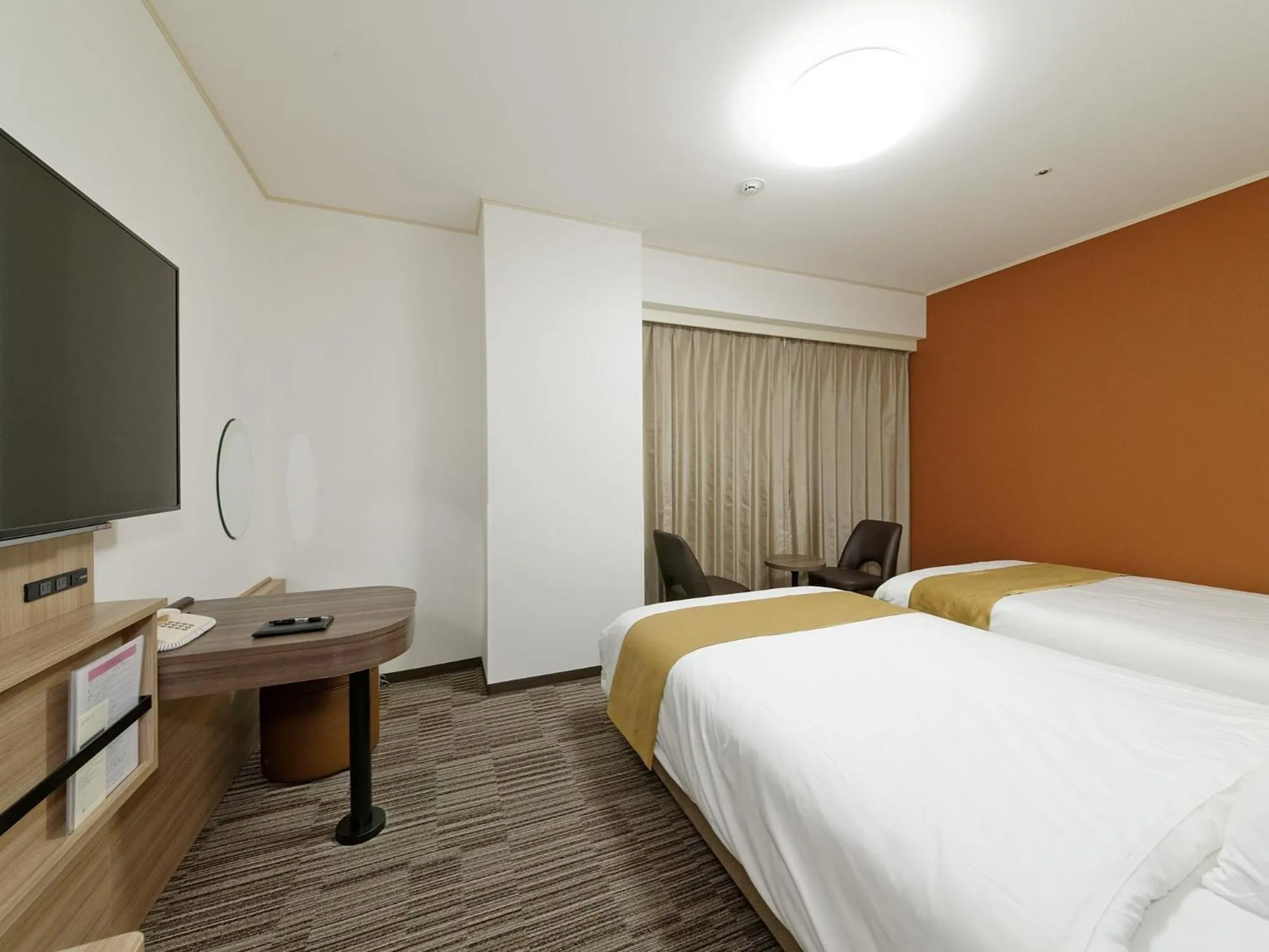 Photo of the whole room, Bed in Hotel Sunroute Sopra Kobe