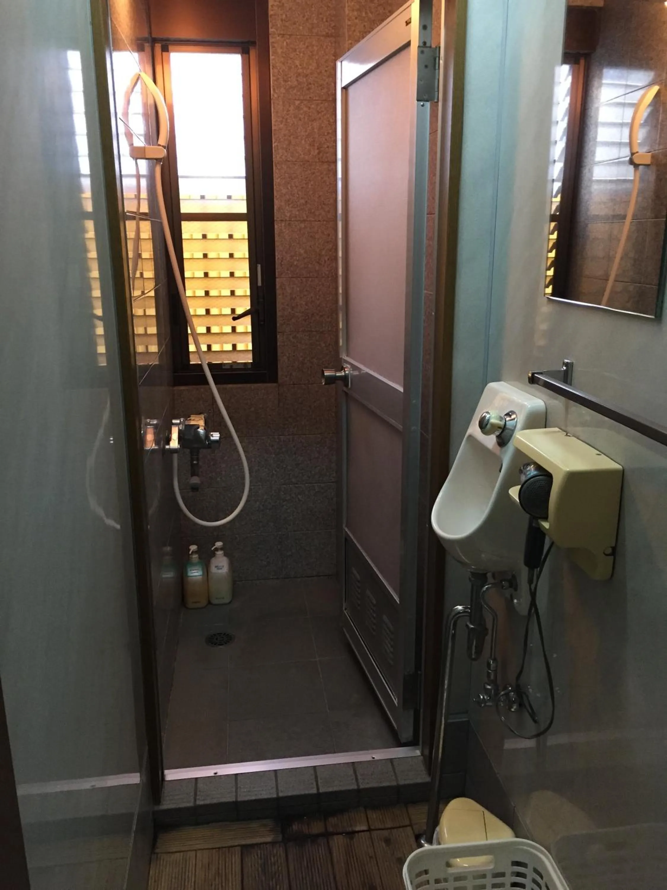 Shower in Asakusa Hotel Fukudaya