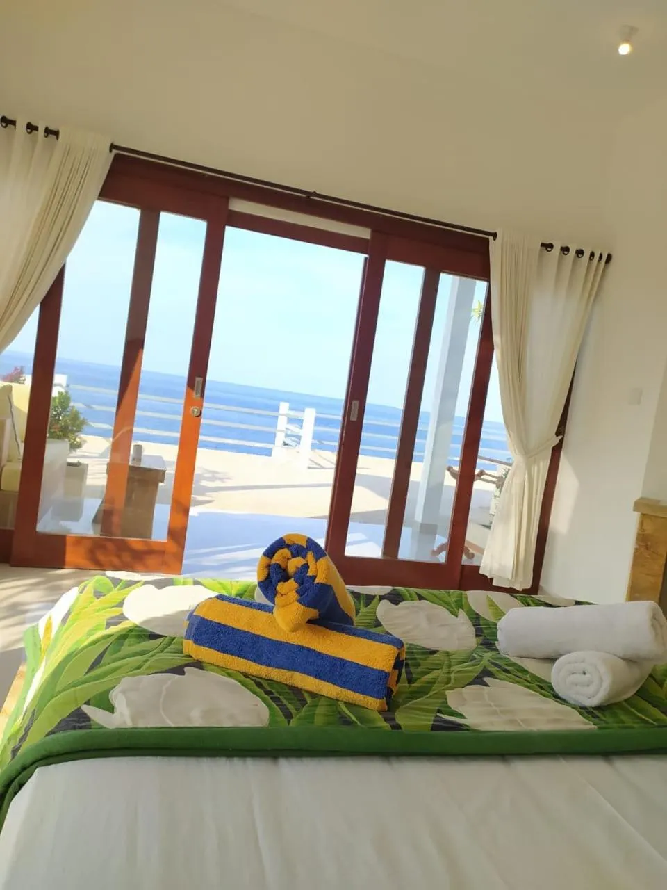 Property building, Bed in Ocean Resort Amed