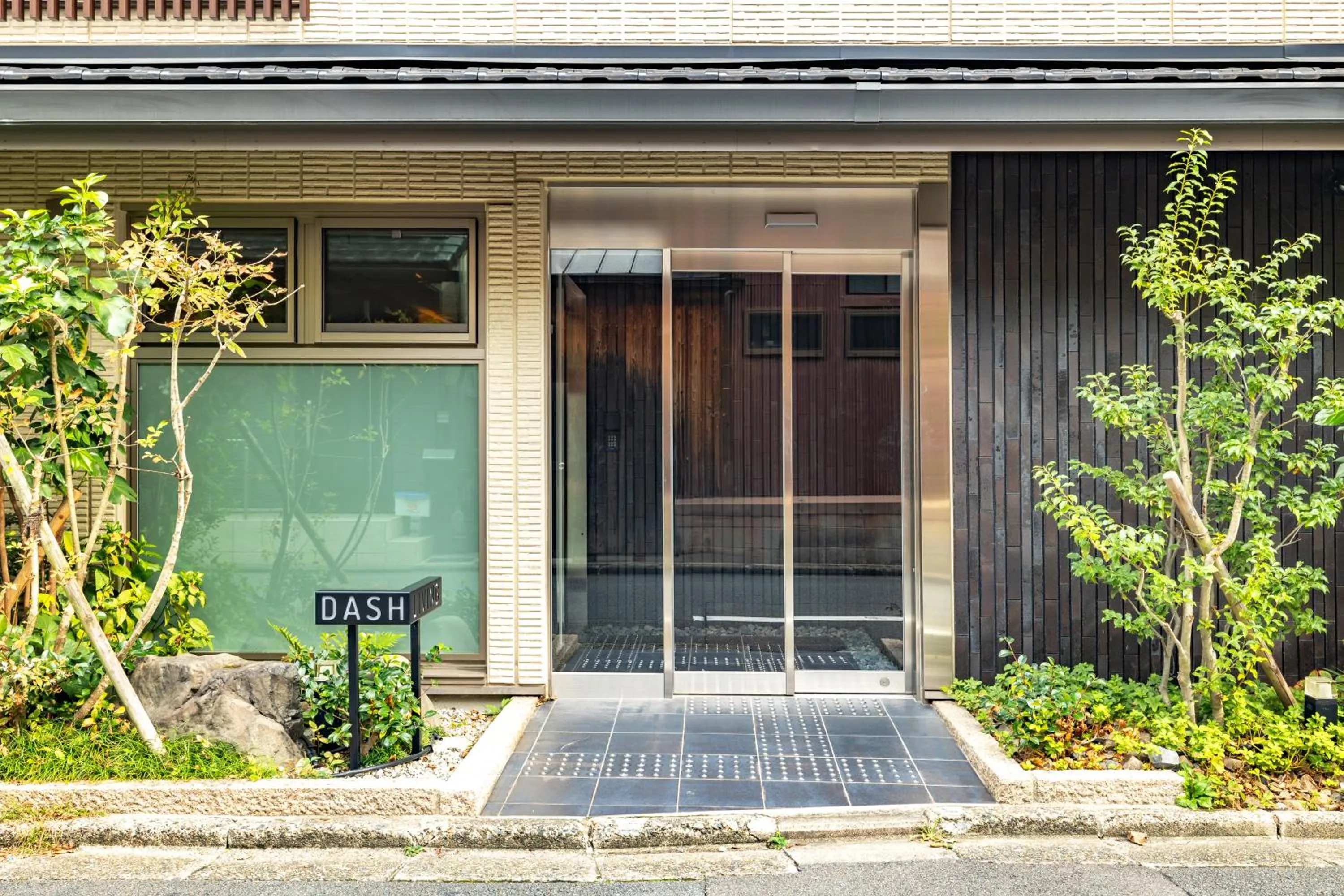 Property building in Karasuma Rokujo Hotel