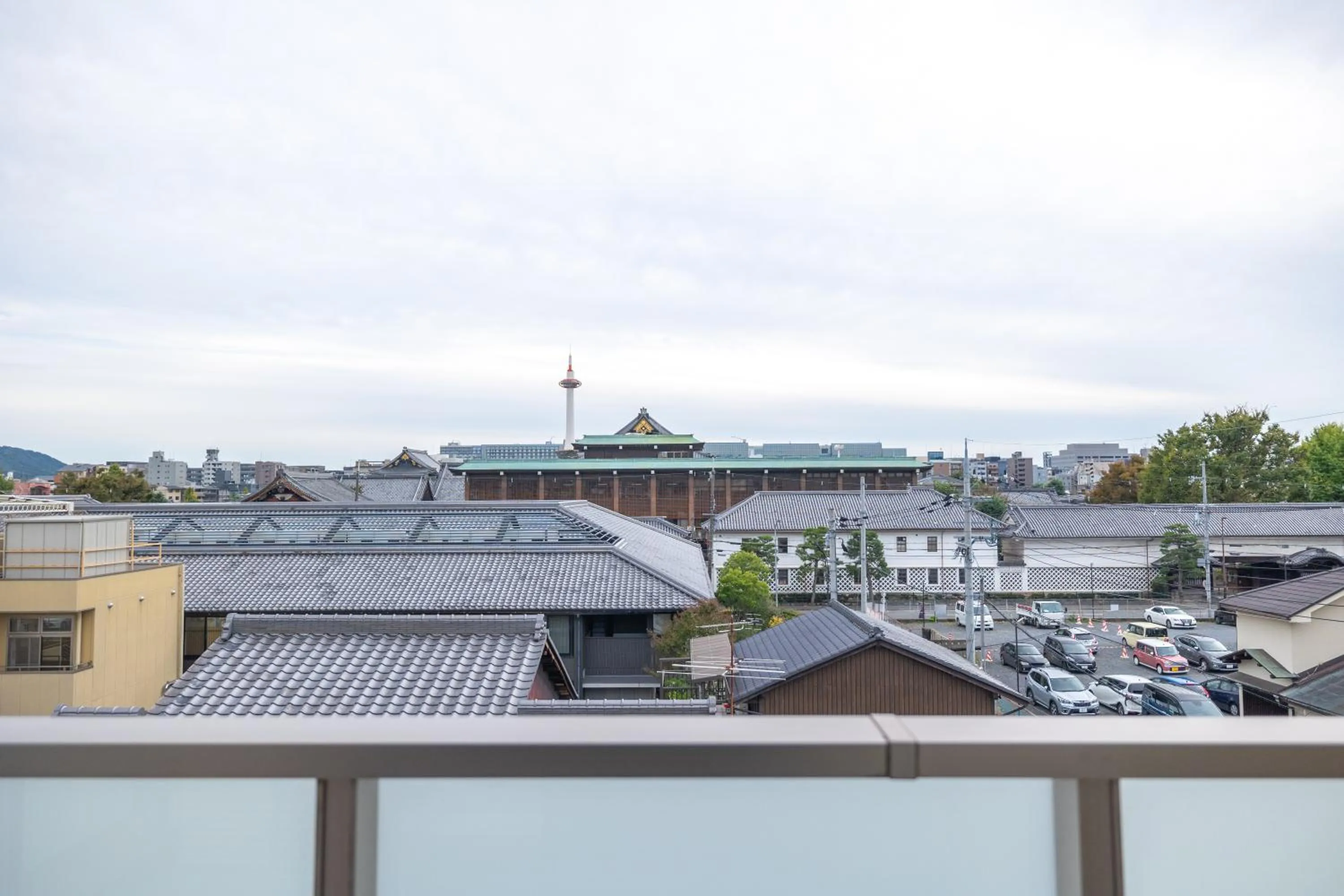 Day in Karasuma Rokujo Hotel