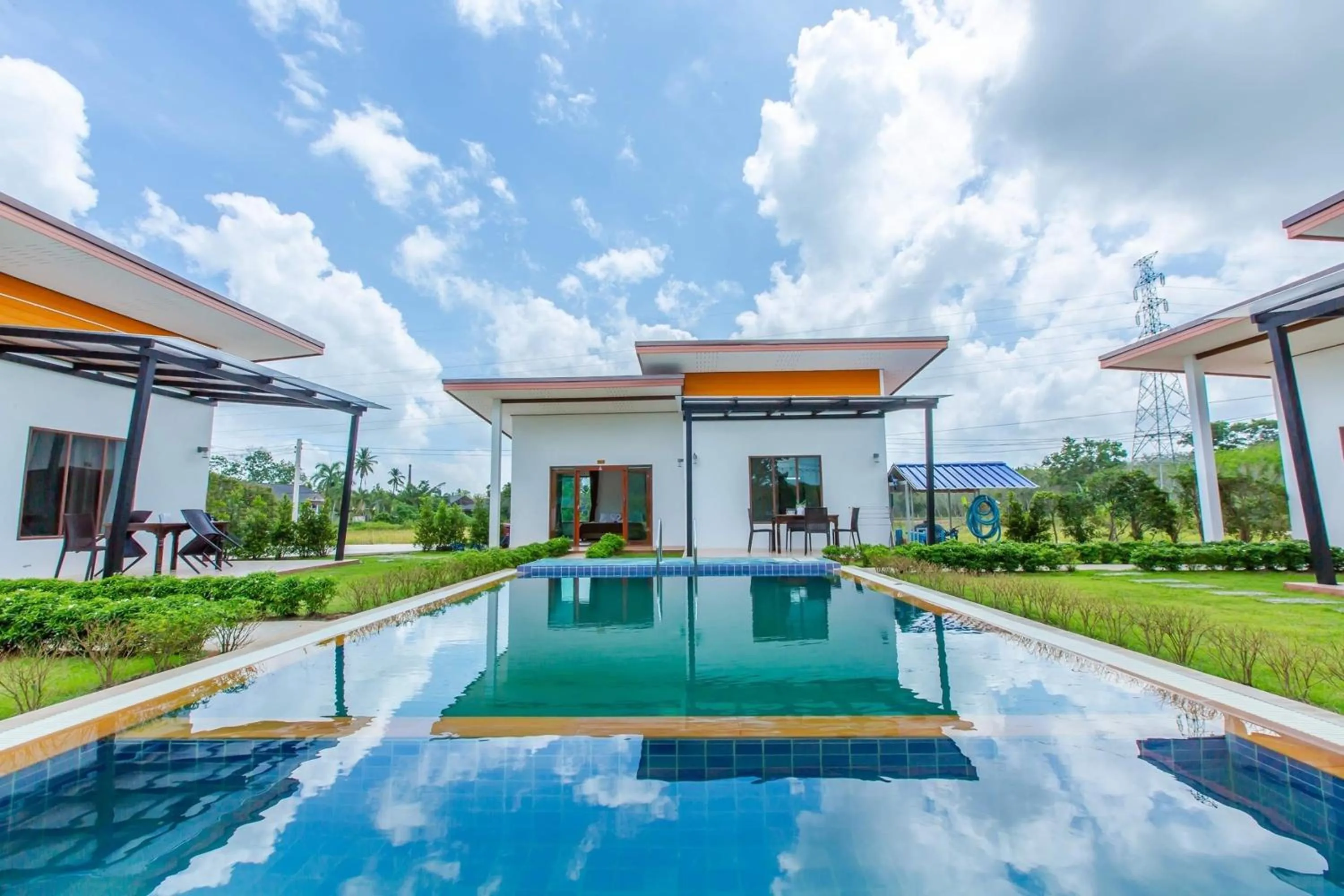 Property building in Ozone Resort & Pool Villa