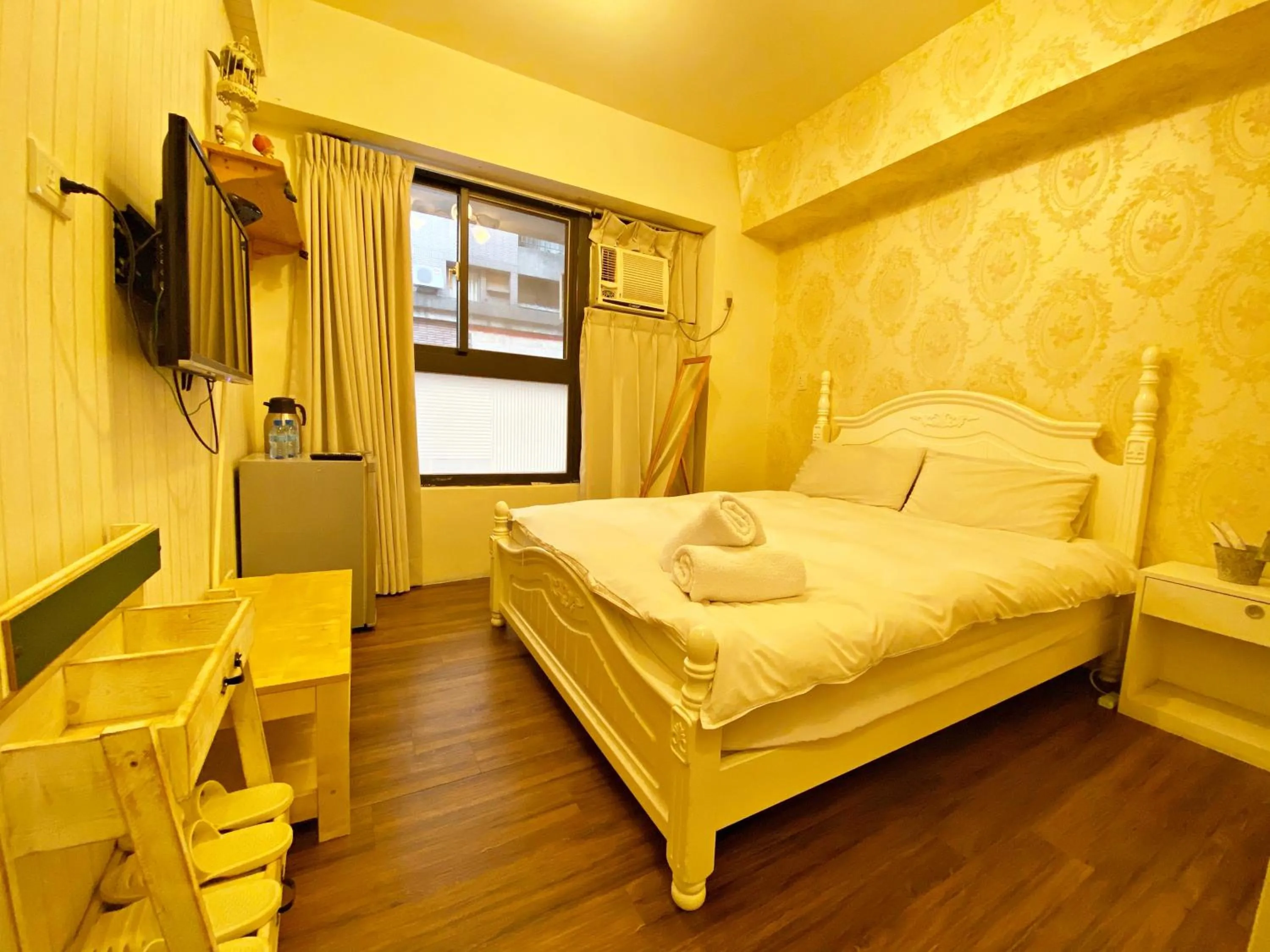 Bed in One Night Inn Fengjia