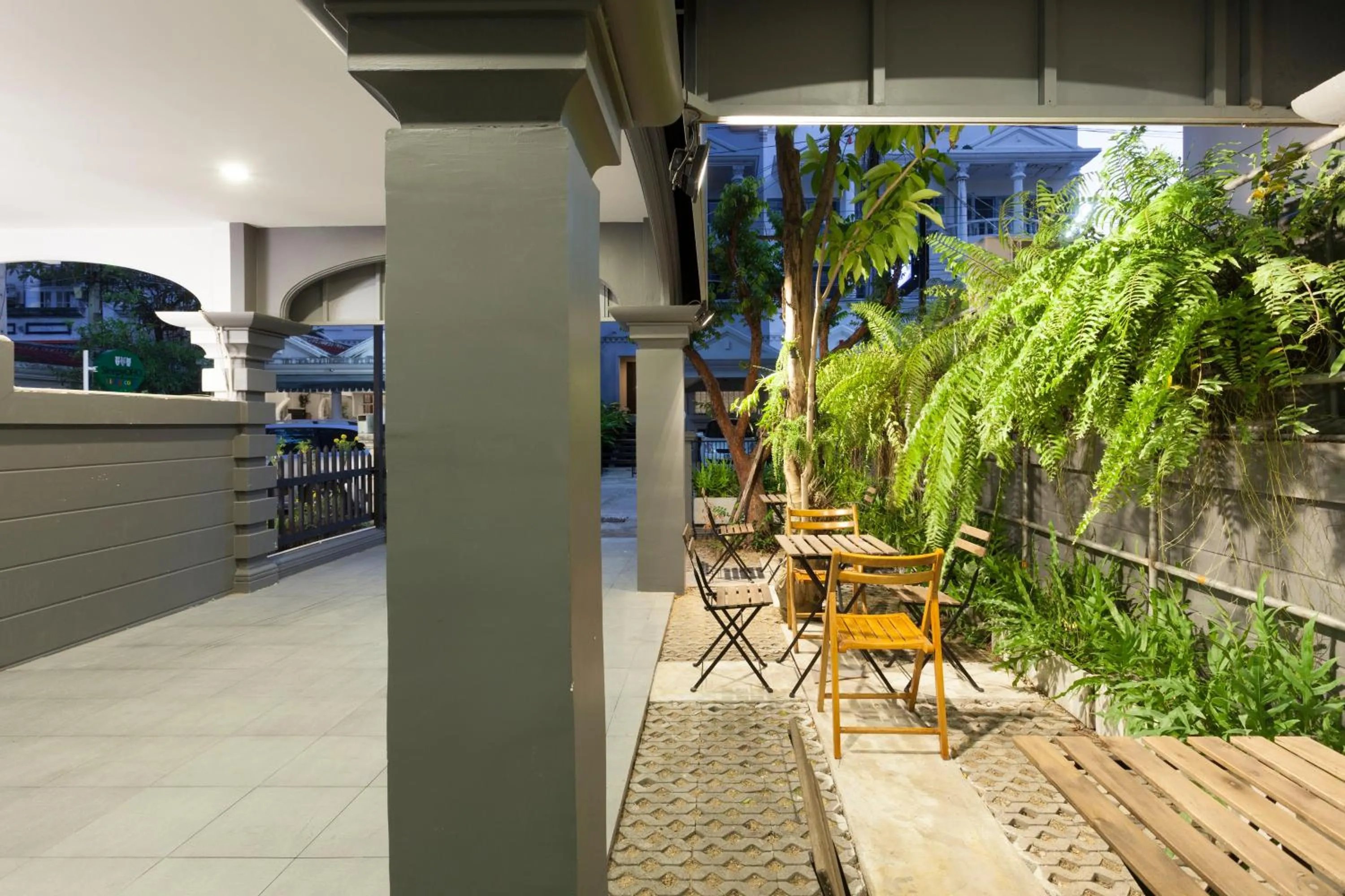 Garden in Cozy Home by Nan