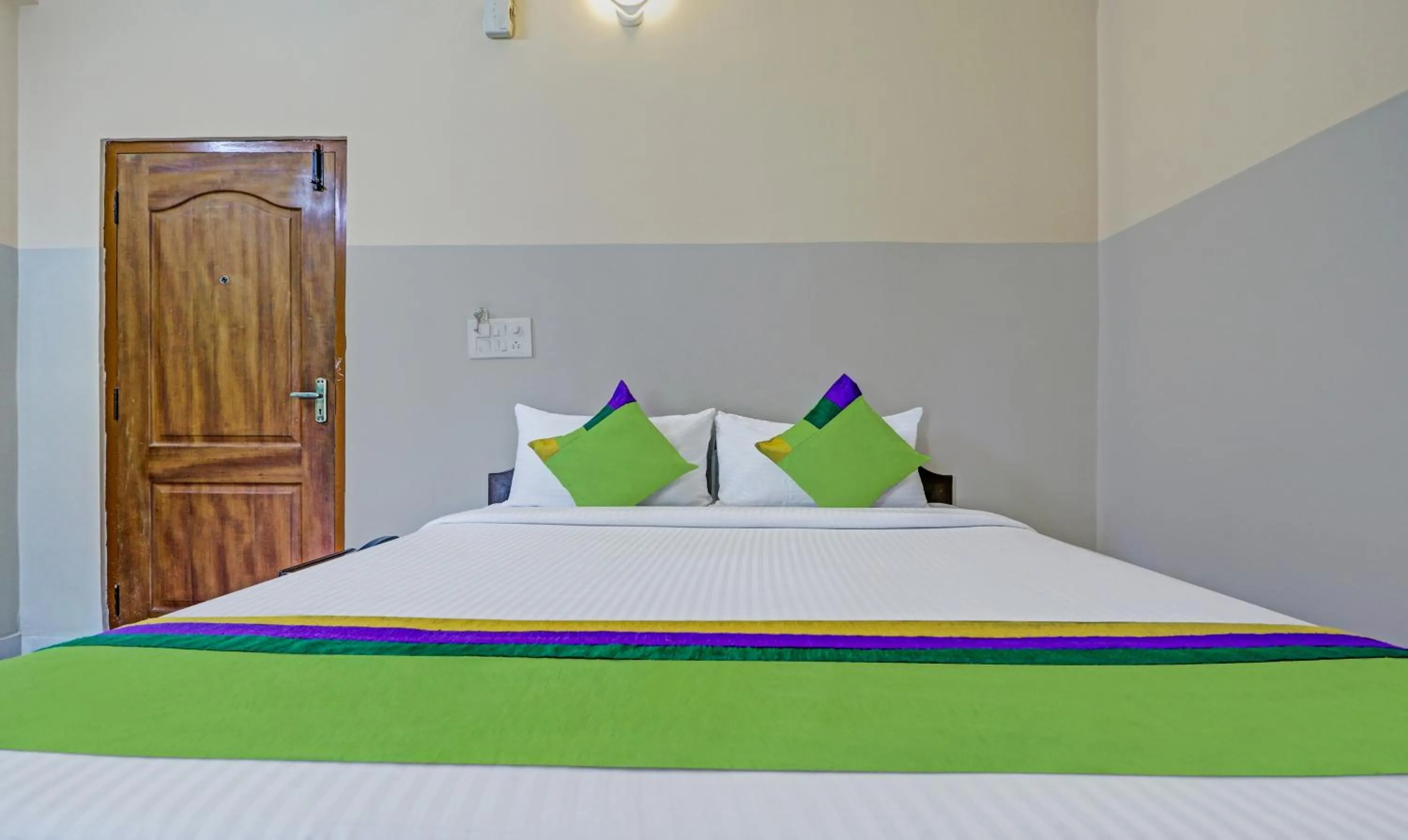 Bedroom, Bed in Treebo Green Land Kushalnagar