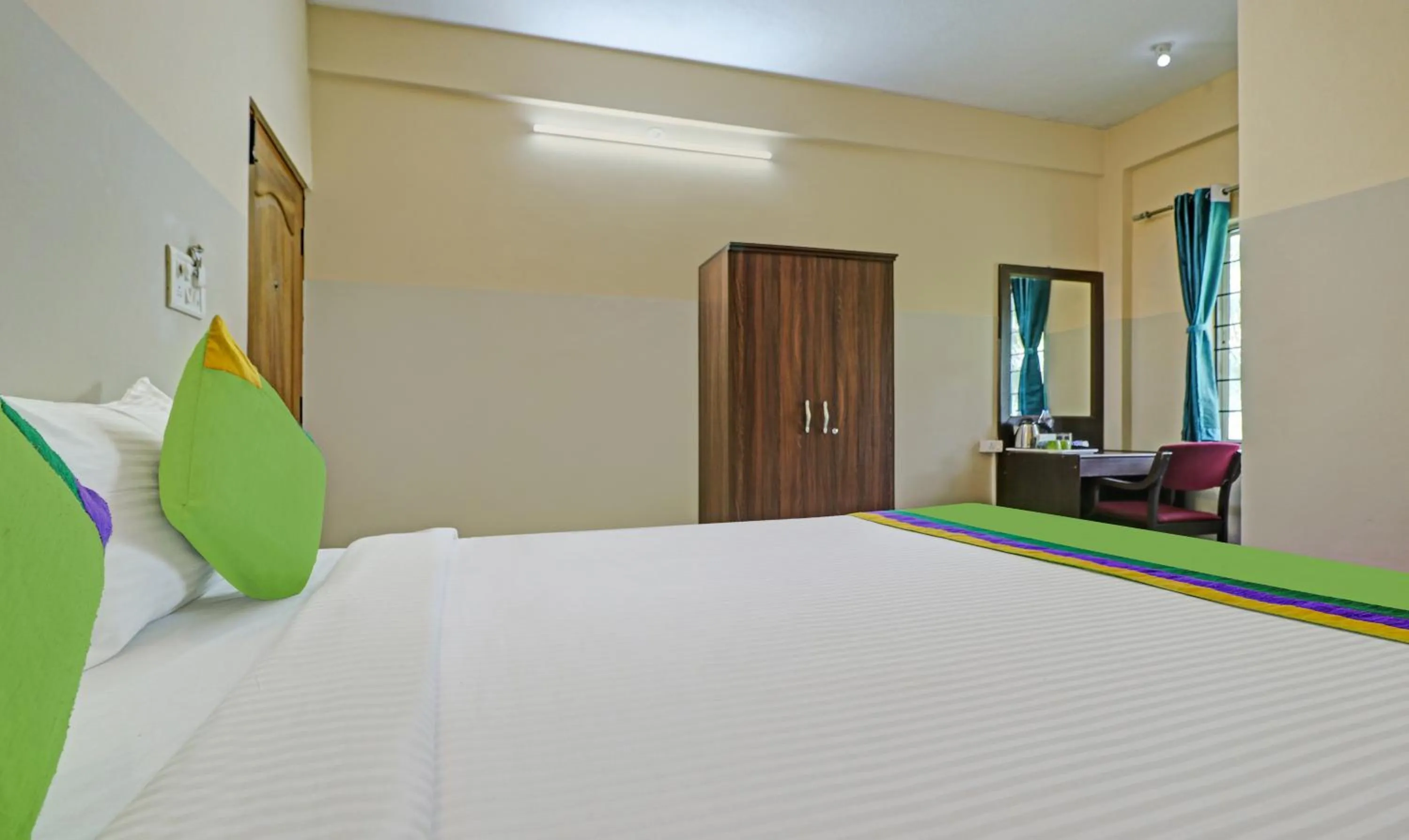 Bedroom, Bed in Treebo Green Land Kushalnagar