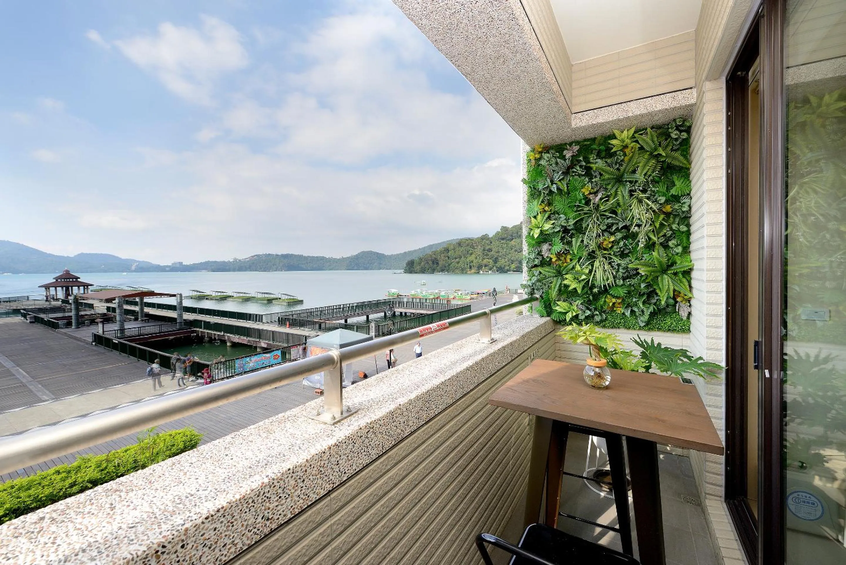 Lake view in Hu Yue Lakeview Hotel