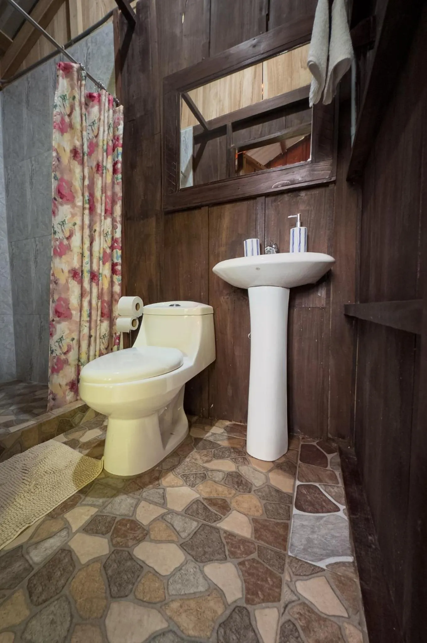 Bathroom in Cabañas del Lago