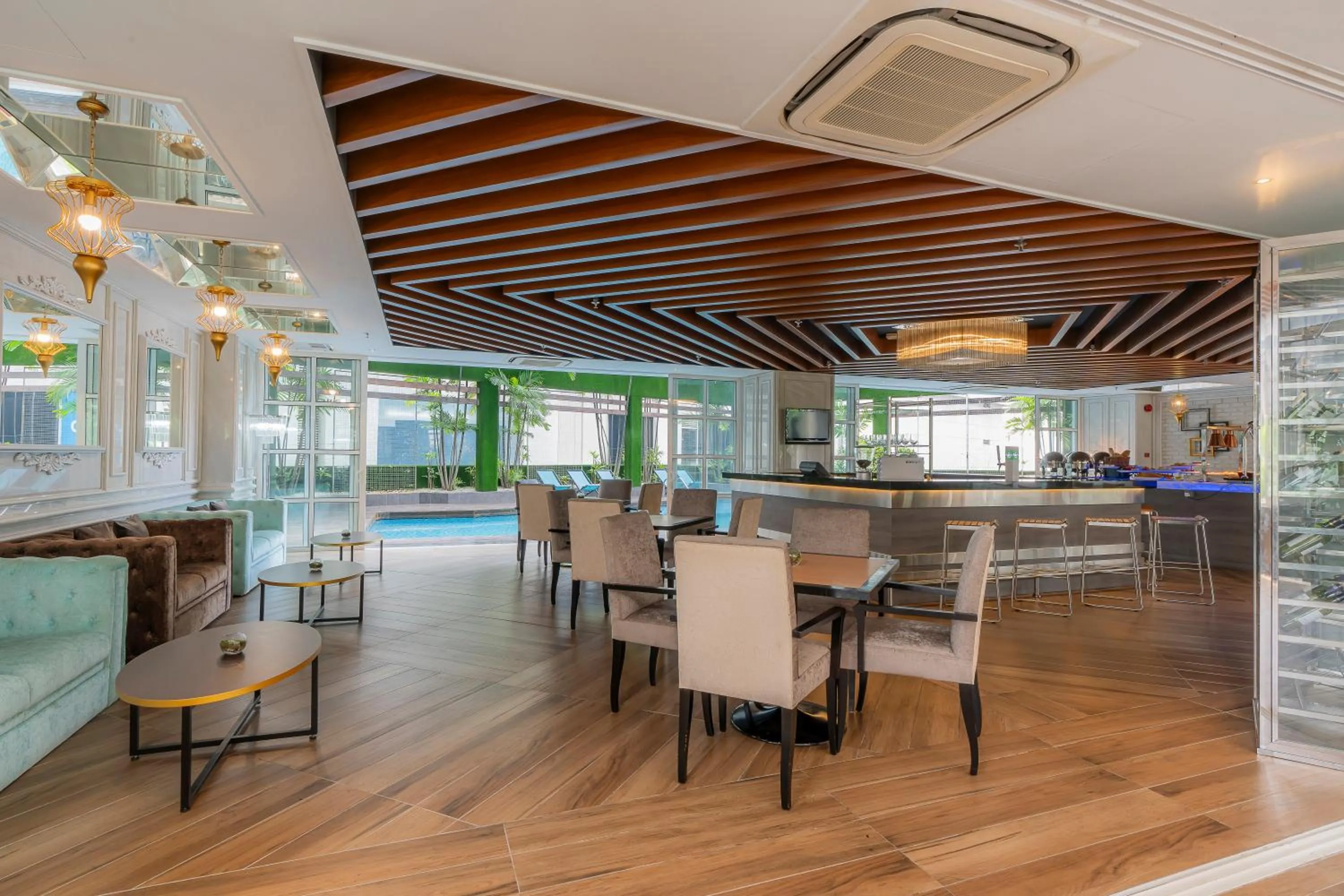 Lounge or bar in Meliá Kuala Lumpur