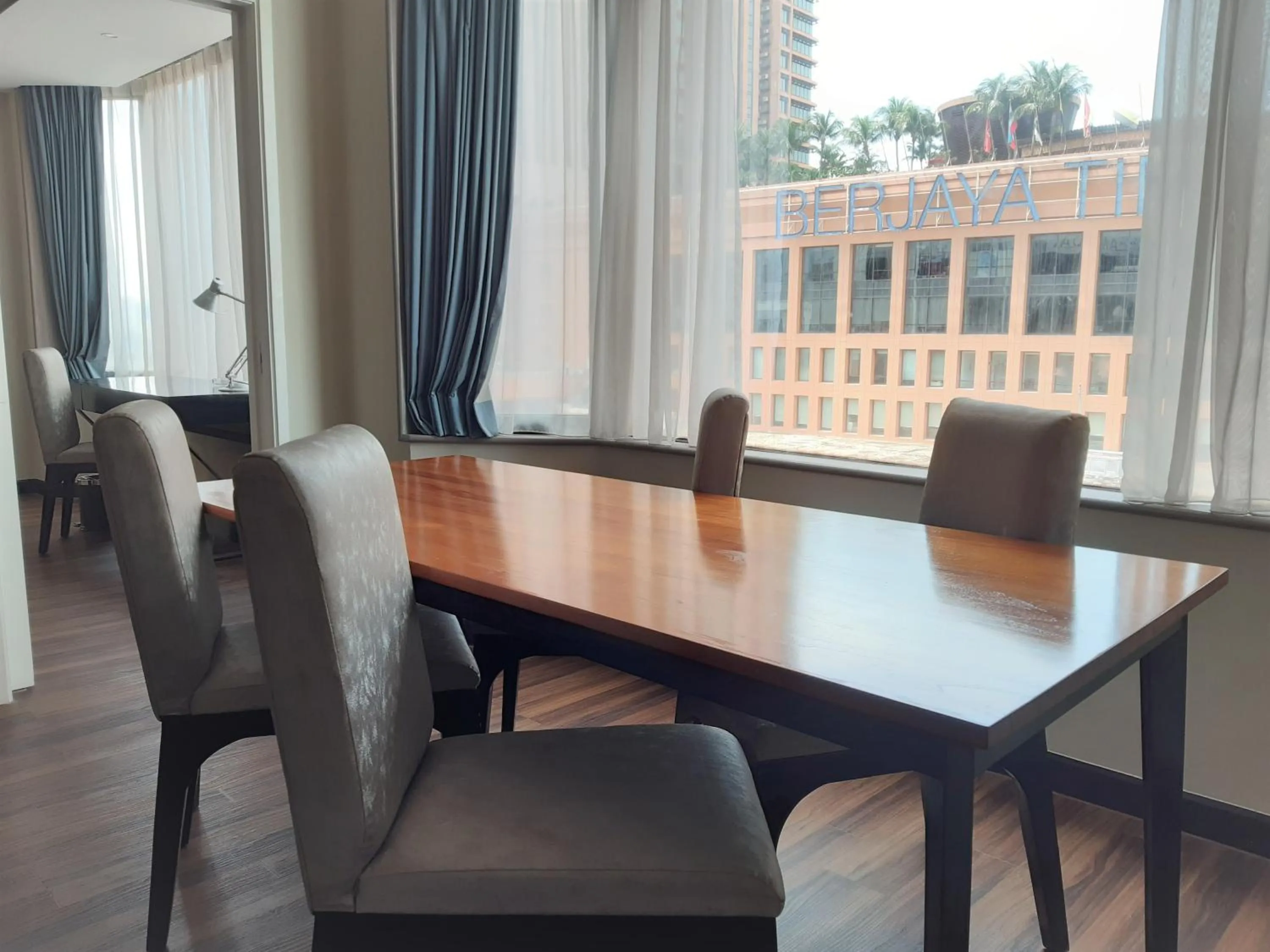 Dining area in Meliá Kuala Lumpur