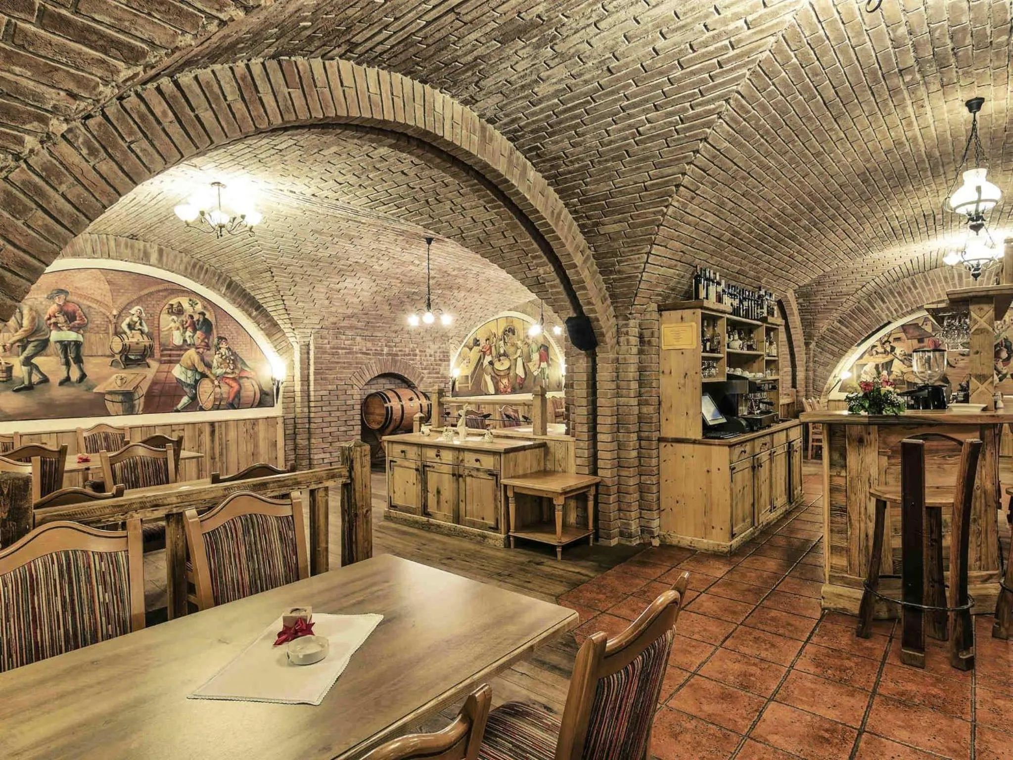 Restaurant/places to eat in Mercure Sighisoara Binderbubi Hotel & Spa