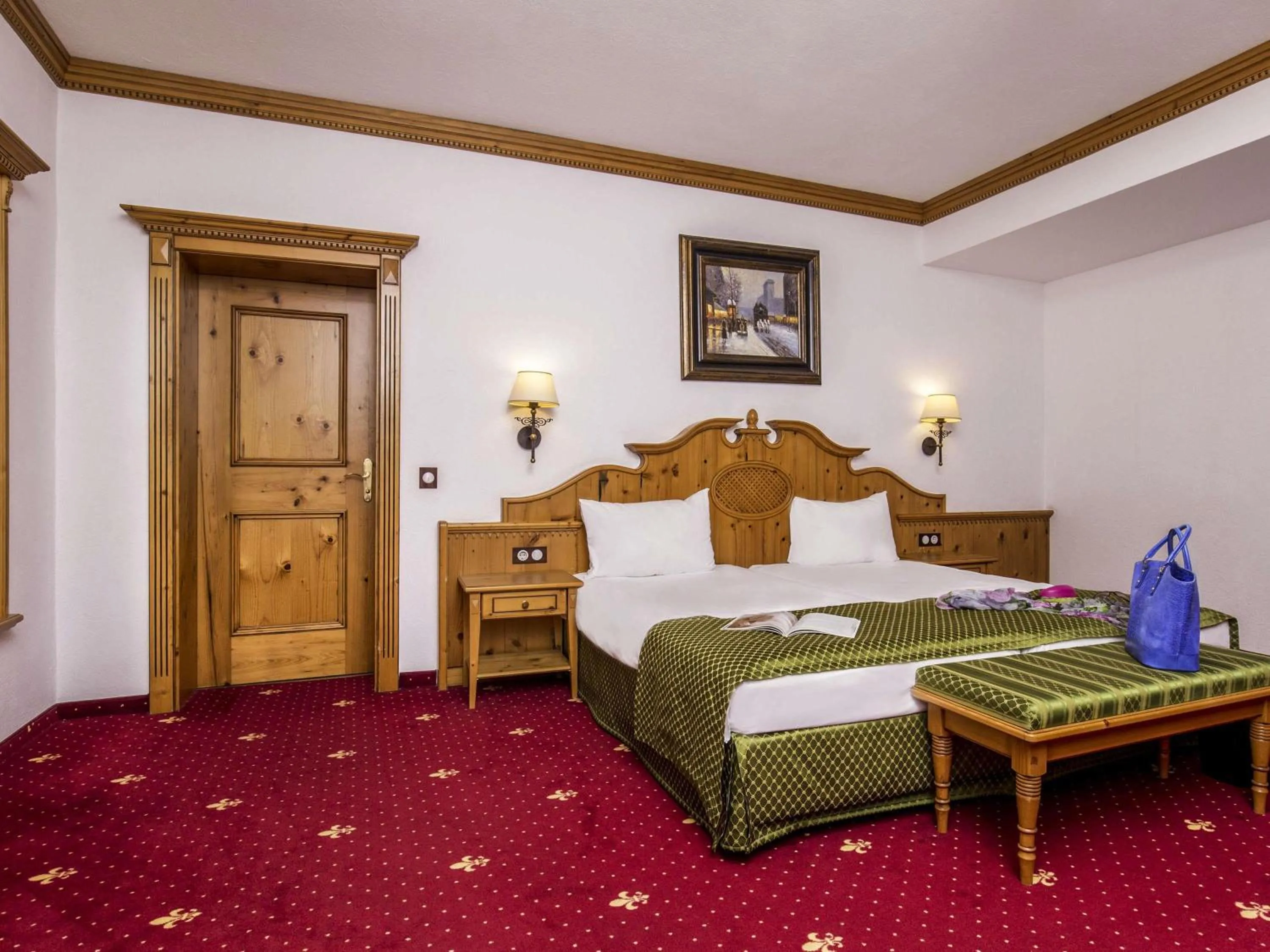Photo of the whole room, Bed in Mercure Sighisoara Binderbubi Hotel & Spa