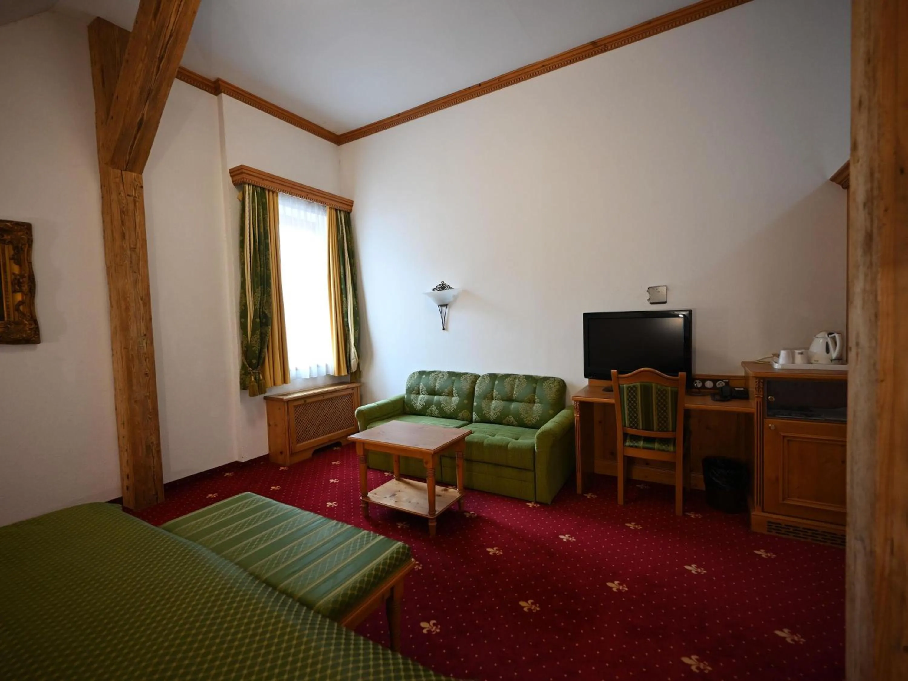 Bedroom, Bed in Mercure Sighisoara Binderbubi Hotel & Spa