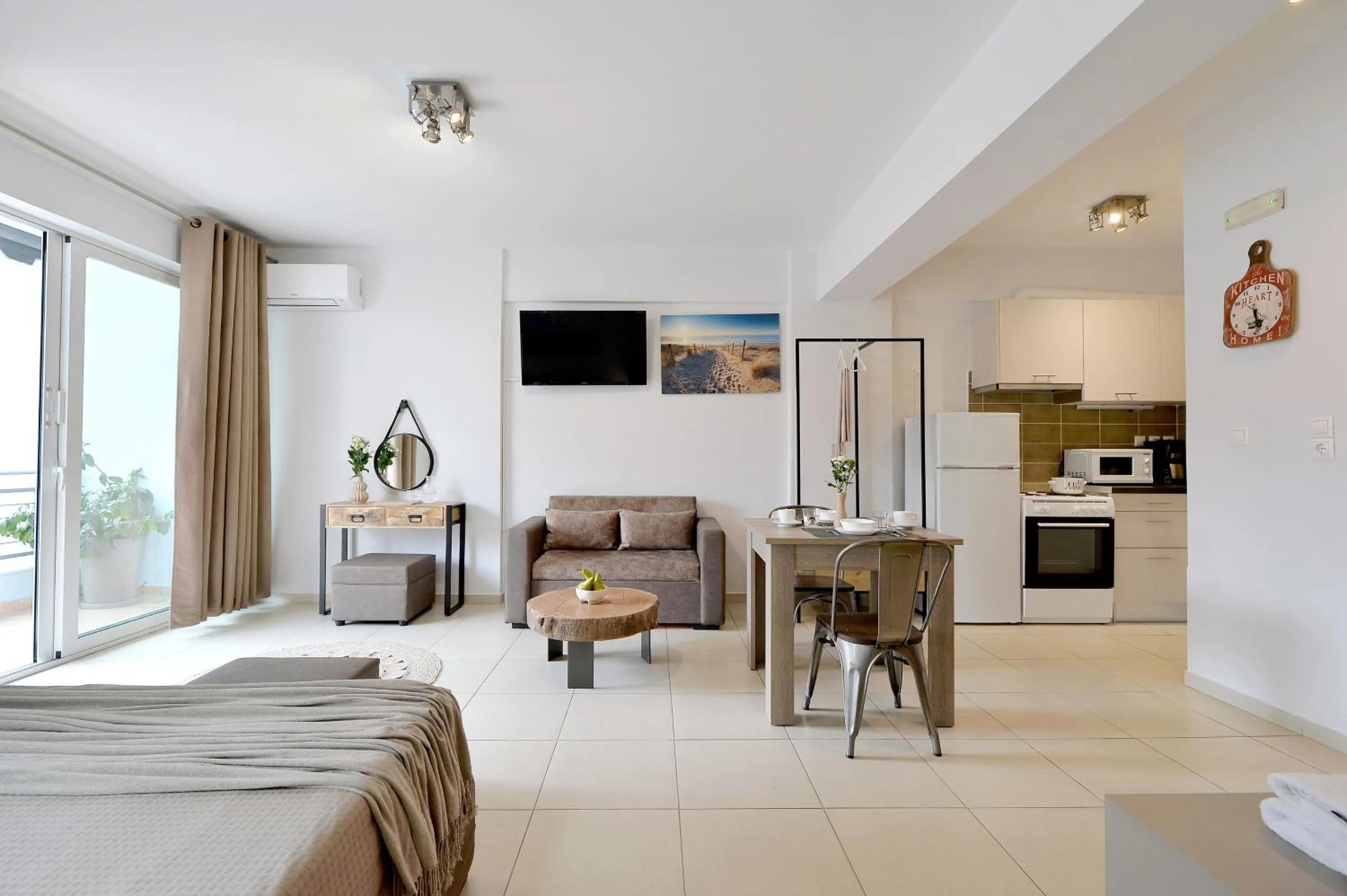 Bed in Alekos Apartments 1 - Νetflix & Comfort