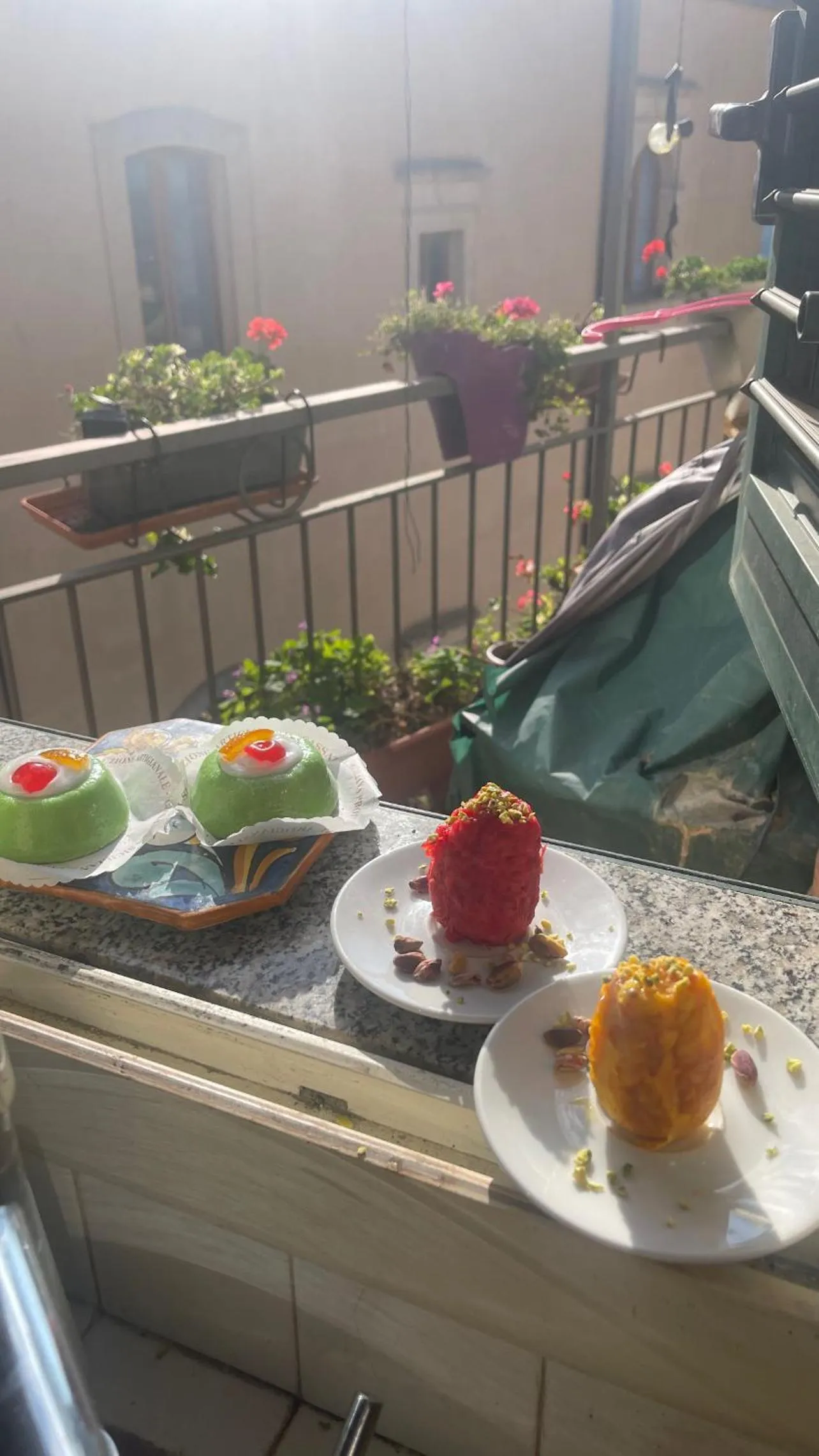 Kitchen or kitchenette in Casa tipica siciliana patronale home BedandBreakfast TreMetriSoprailCielo Camere con vista, colazione interna in terrazzo panoramico
