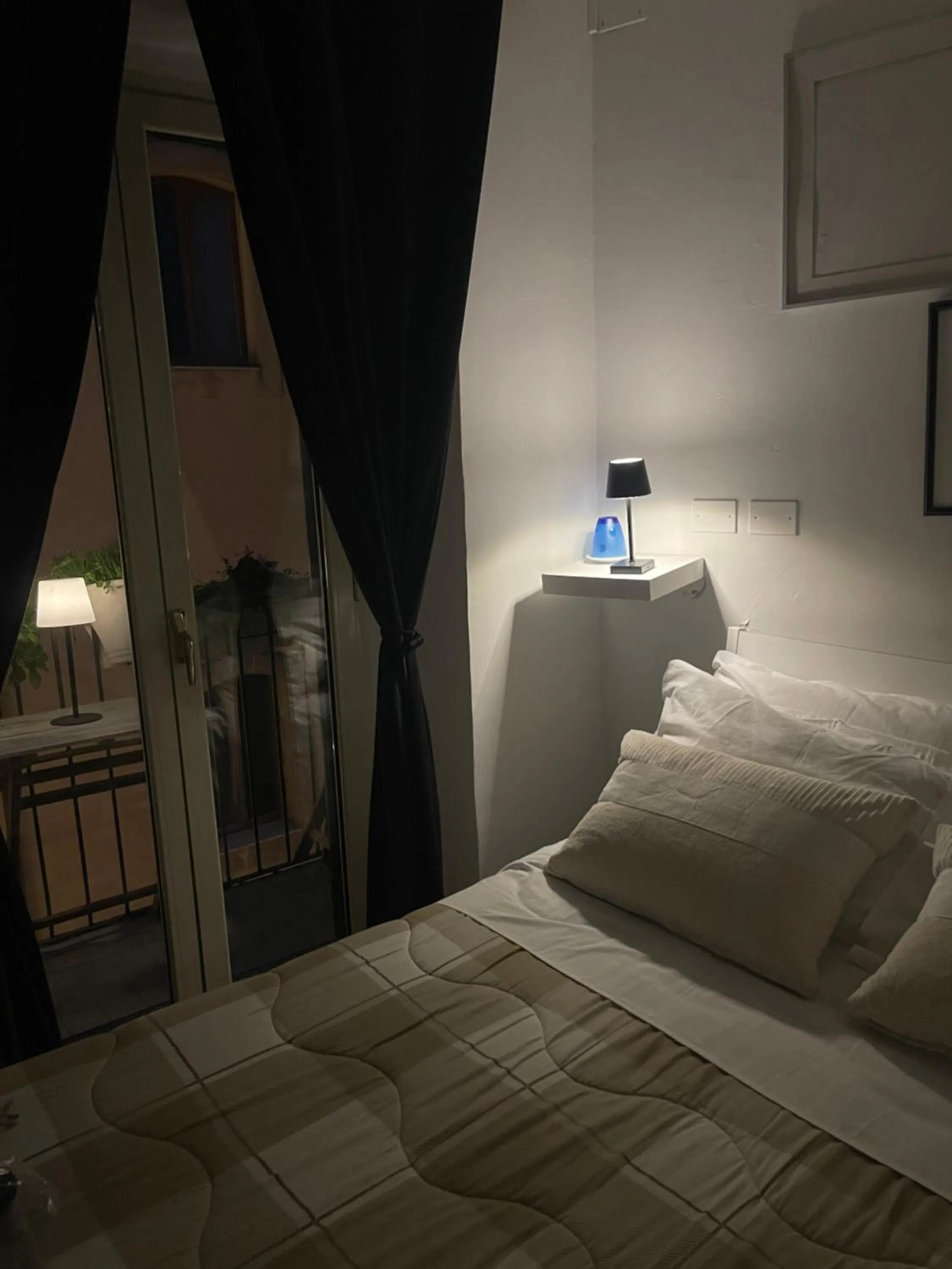 Bed in Casa tipica siciliana patronale home BedandBreakfast TreMetriSoprailCielo Camere con vista, colazione interna in terrazzo panoramico