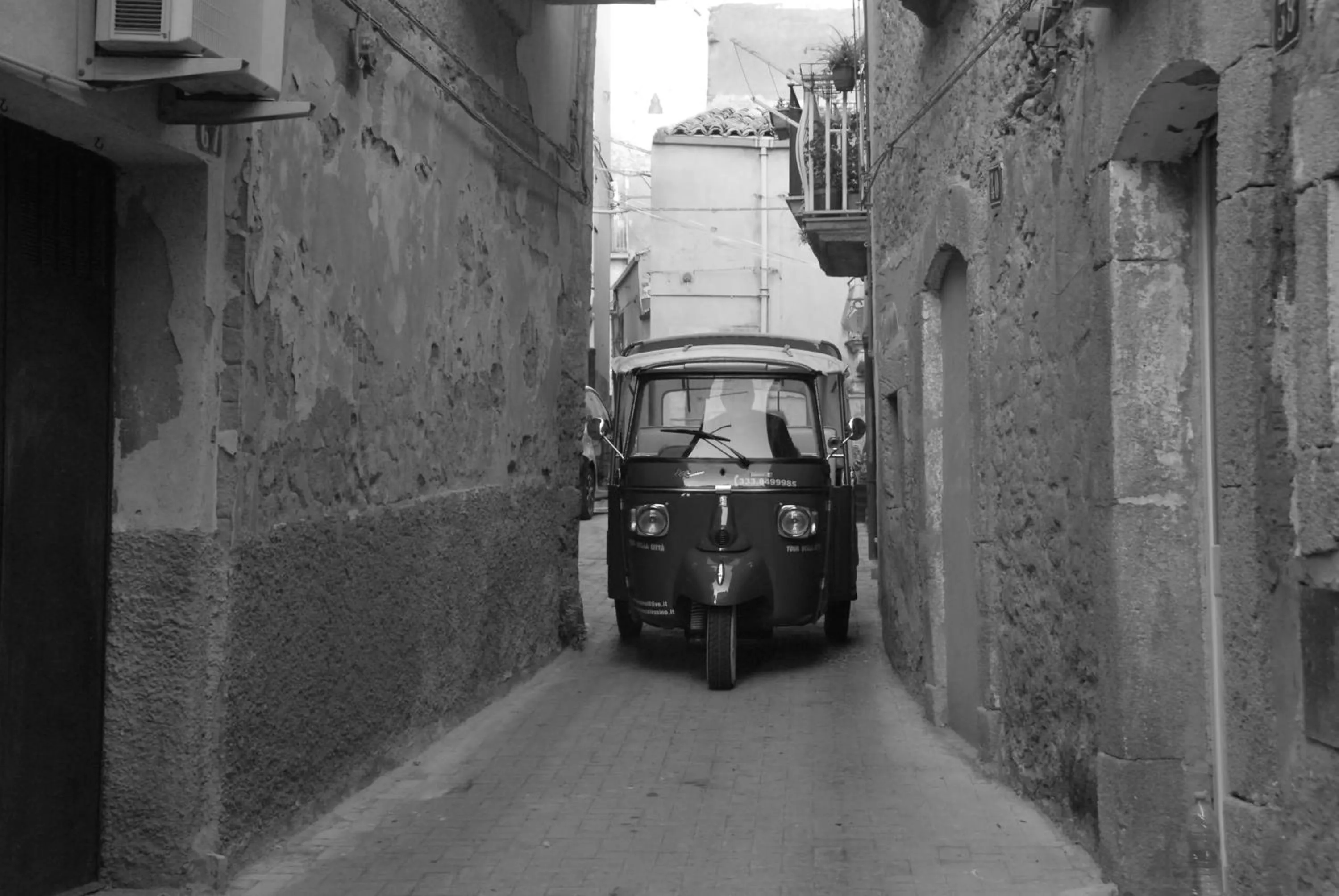 Staff in Casa tipica siciliana patronale home BedandBreakfast TreMetriSoprailCielo Camere con vista, colazione interna in terrazzo panoramico
