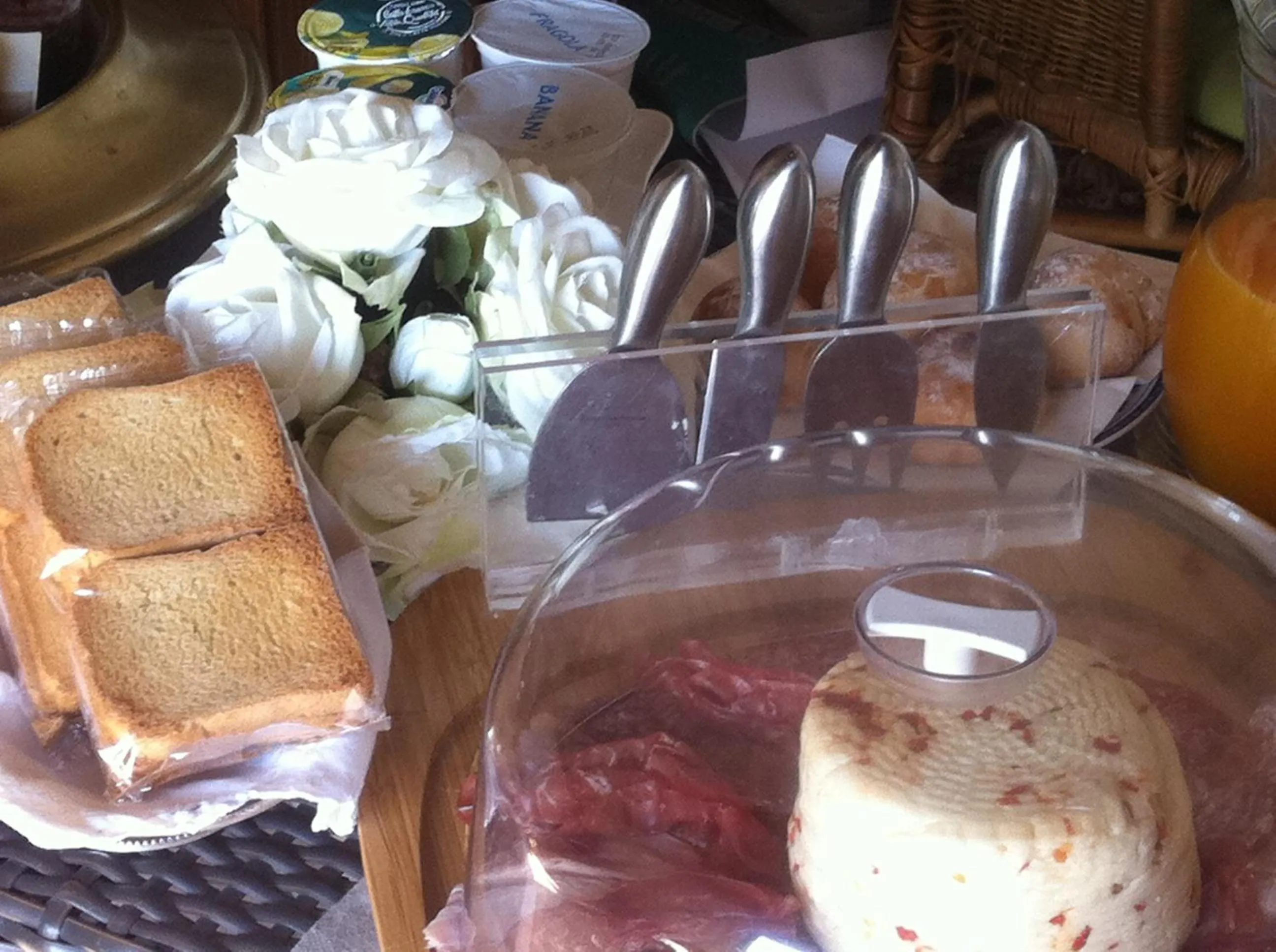 Food and drinks in Casa tipica siciliana patronale home BedandBreakfast TreMetriSoprailCielo Camere con vista, colazione interna in terrazzo panoramico