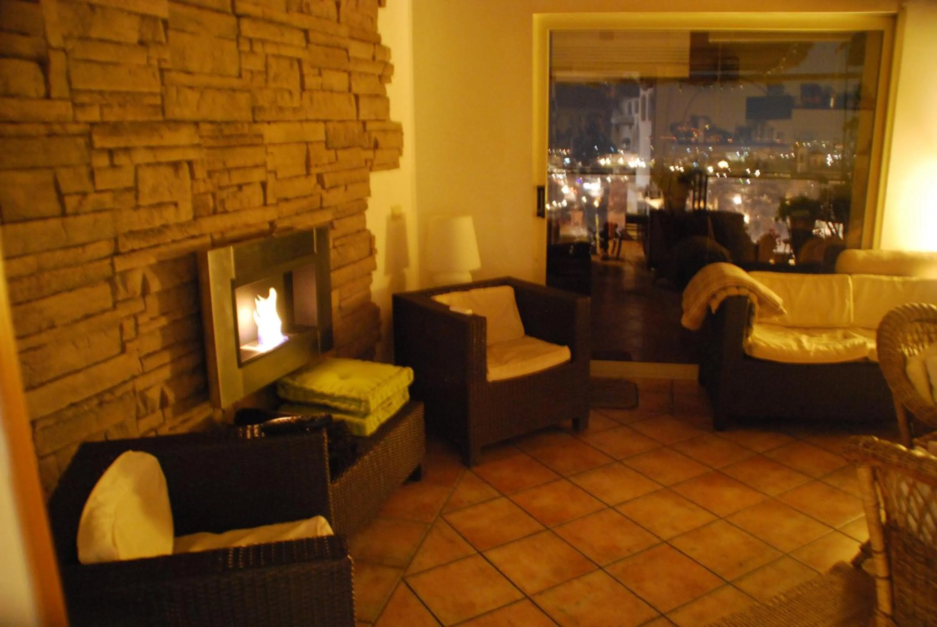 Communal lounge/ TV room in Casa tipica siciliana patronale home BedandBreakfast TreMetriSoprailCielo Camere con vista, colazione interna in terrazzo panoramico