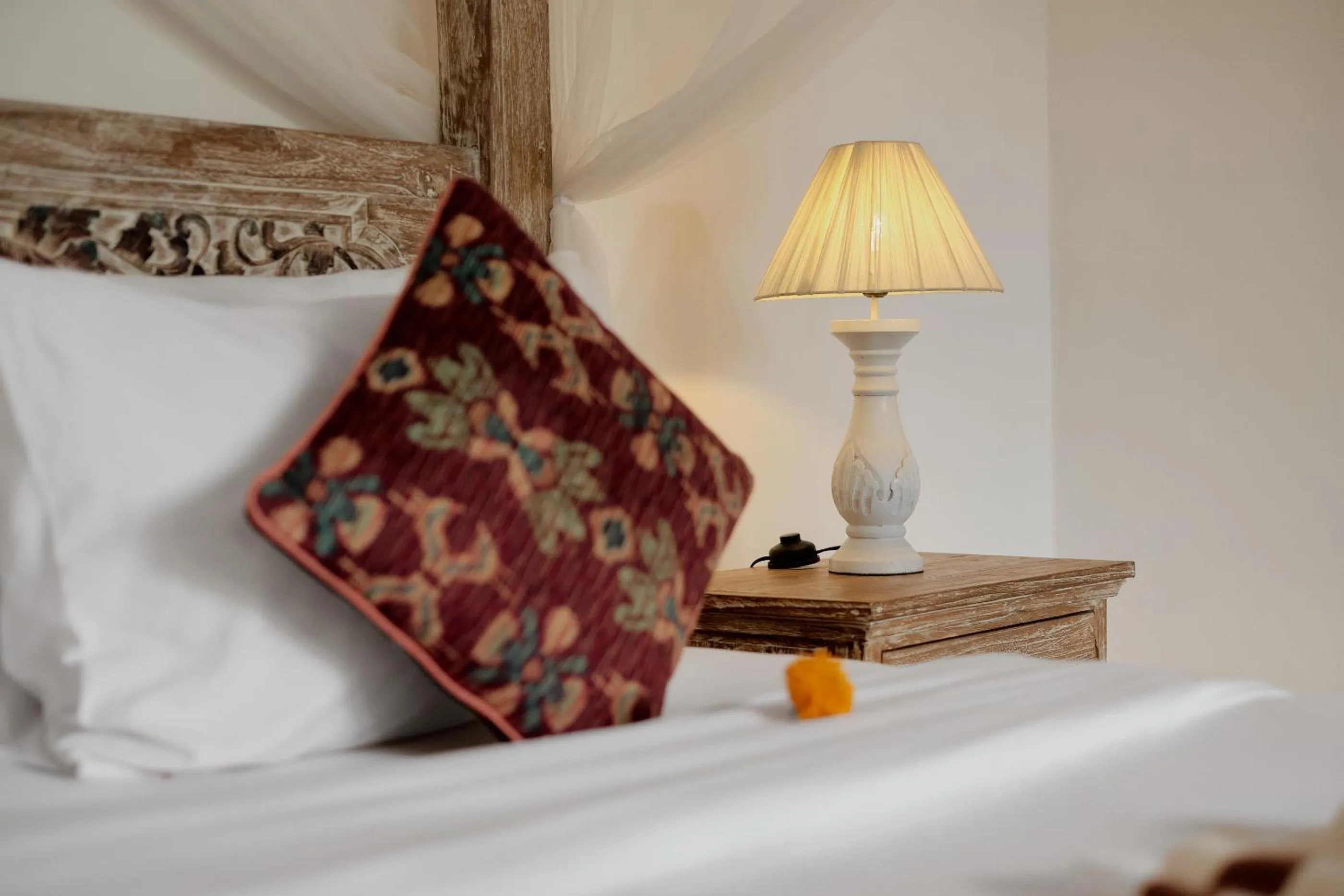 Bed in Pratiwi Ubud Villa