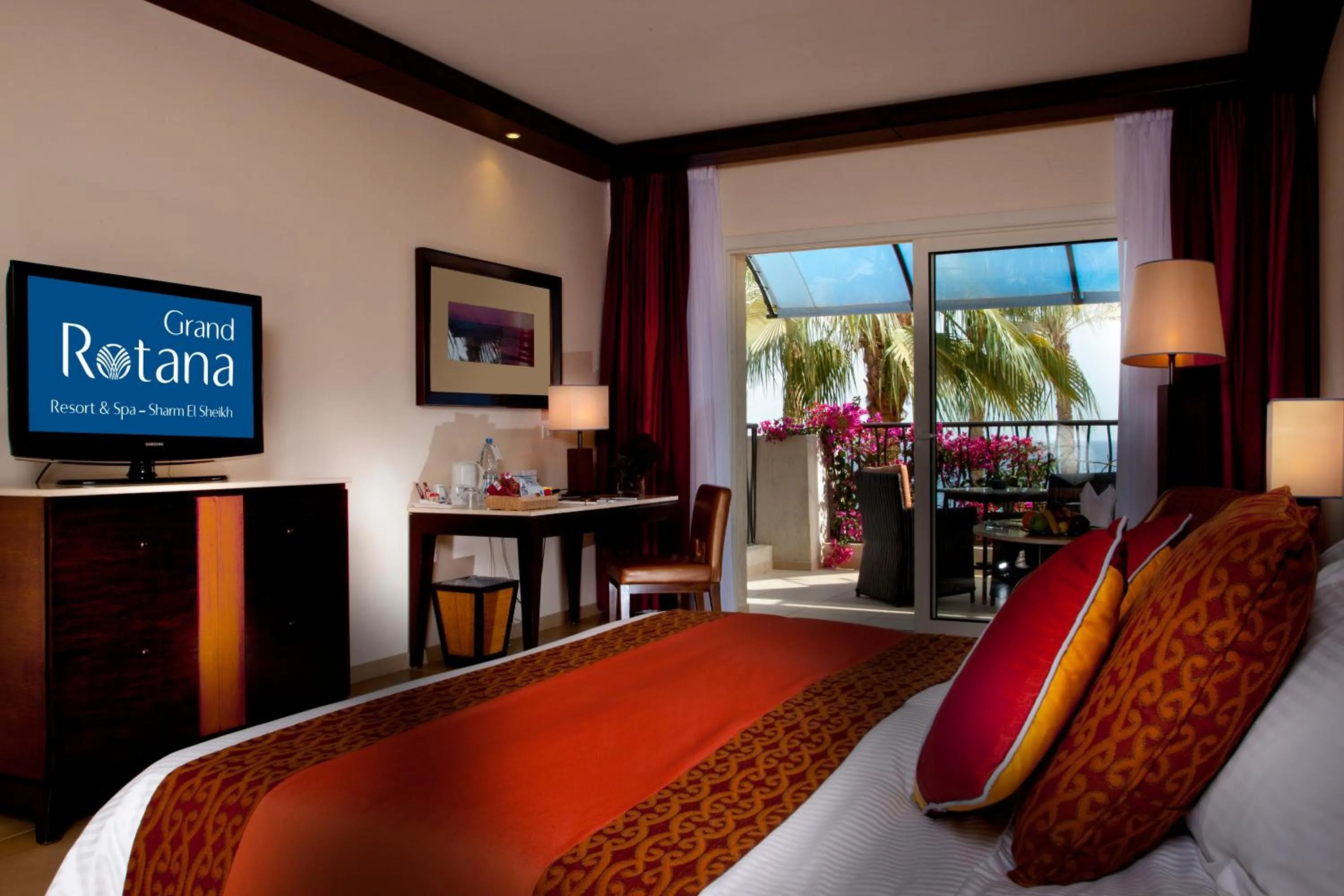 Photo of the whole room, Bed in Grand Rotana Resort & Spa