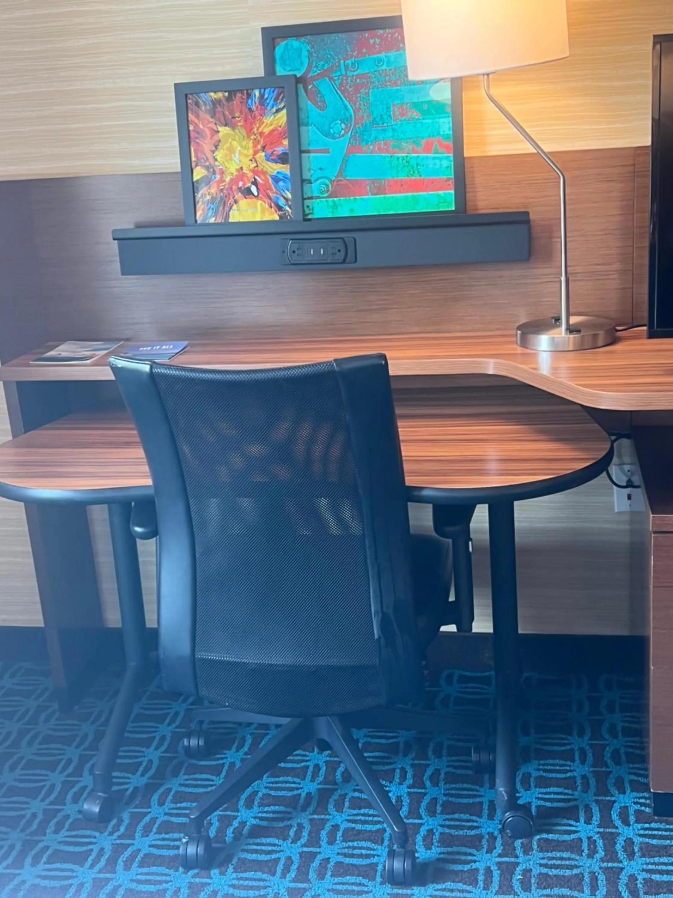 TV and multimedia in Fairfield Inn & Suites by Marriott Austin Buda