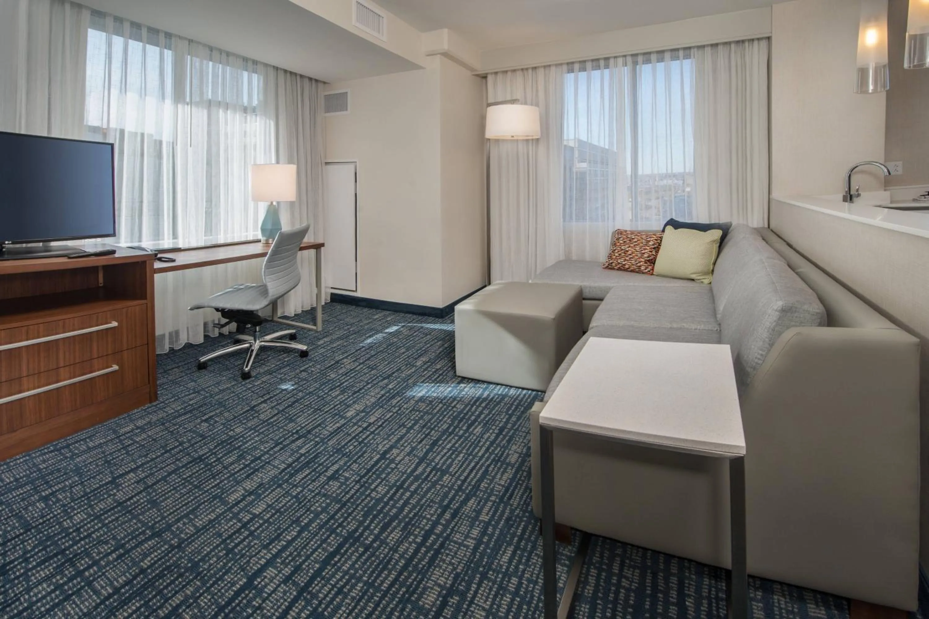 Living room in Residence Inn by Marriott Baltimore at The Johns Hopkins Medical Campus