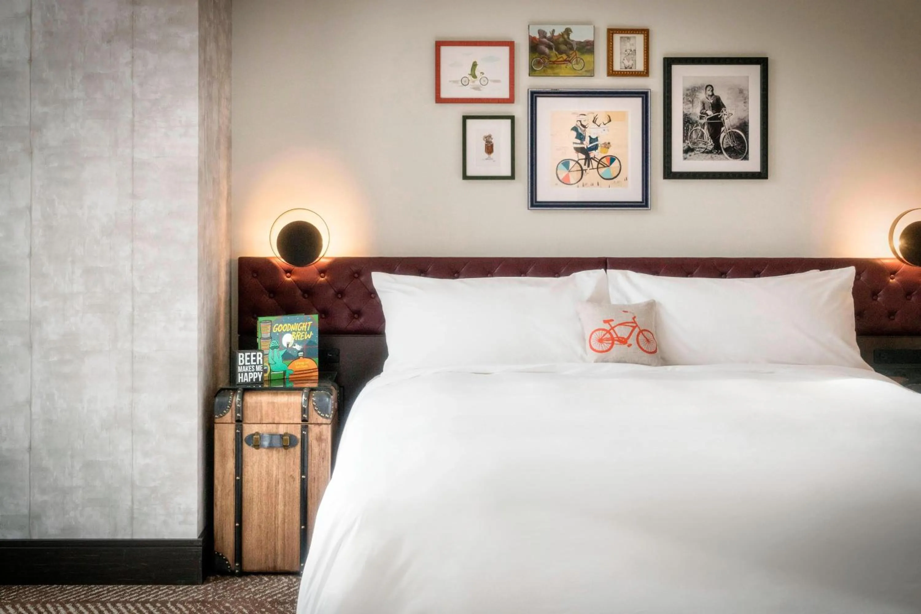 Bedroom, Bed in The Elizabeth Hotel, Autograph Collection