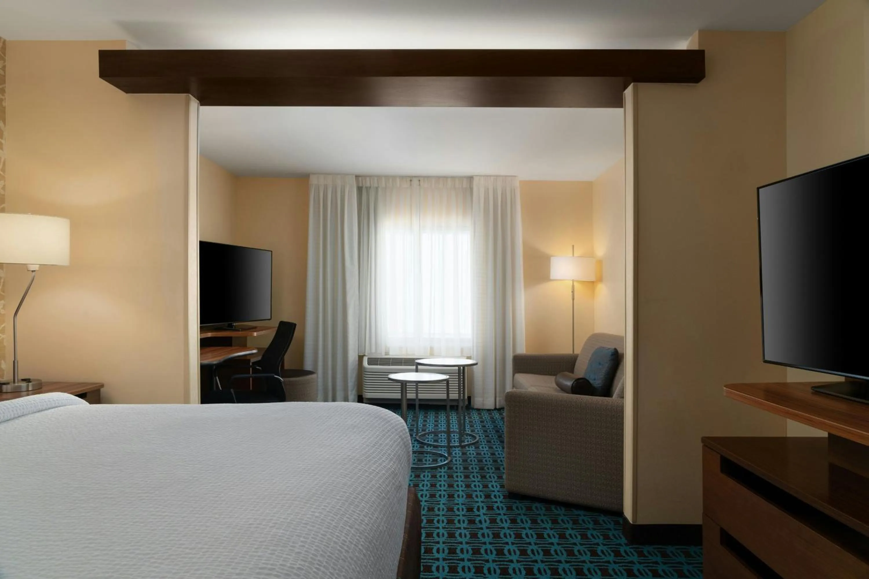 Bedroom, Bed in Fairfield Inn & Suites by Marriott London