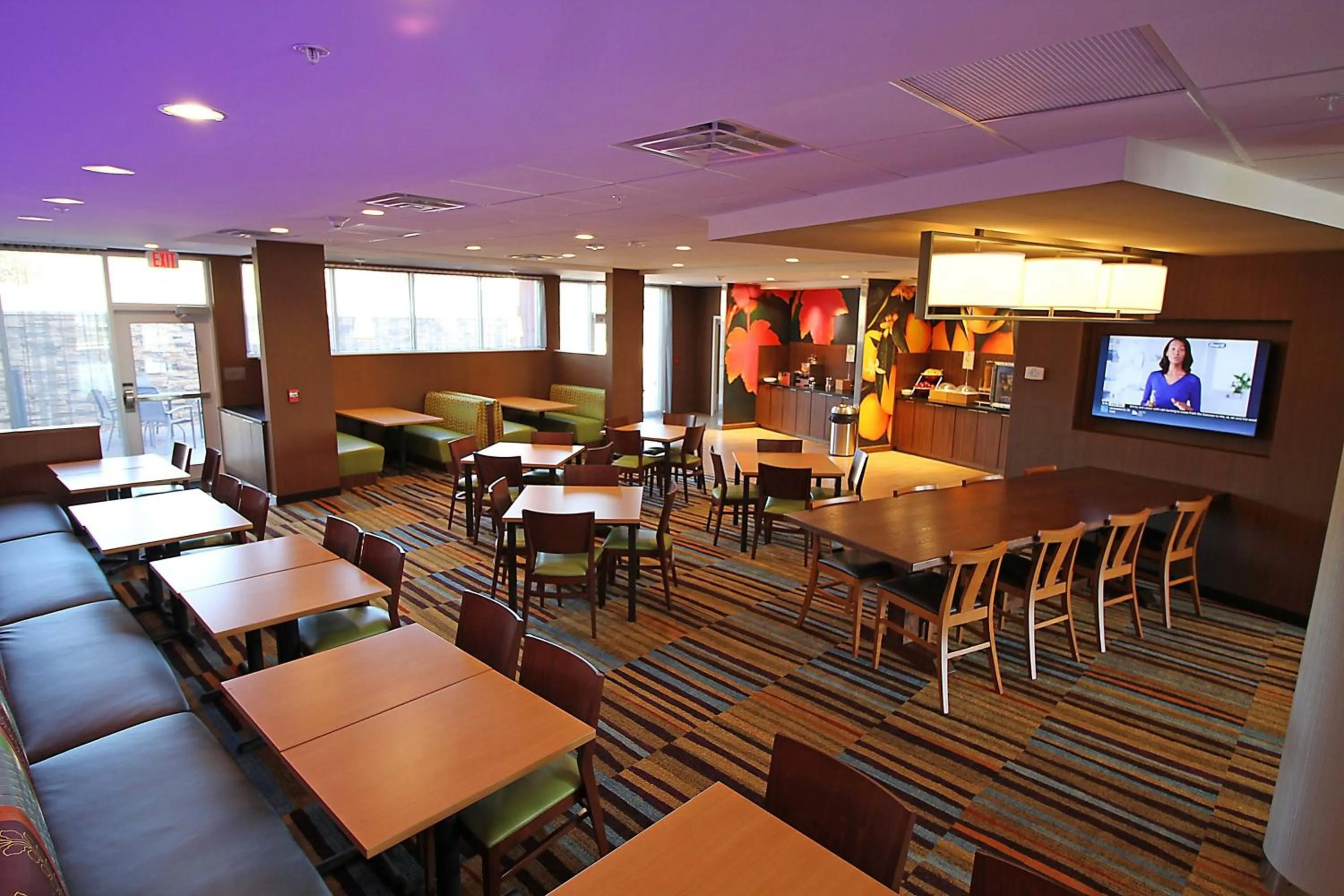 Restaurant/places to eat in Fairfield Inn & Suites by Marriott London