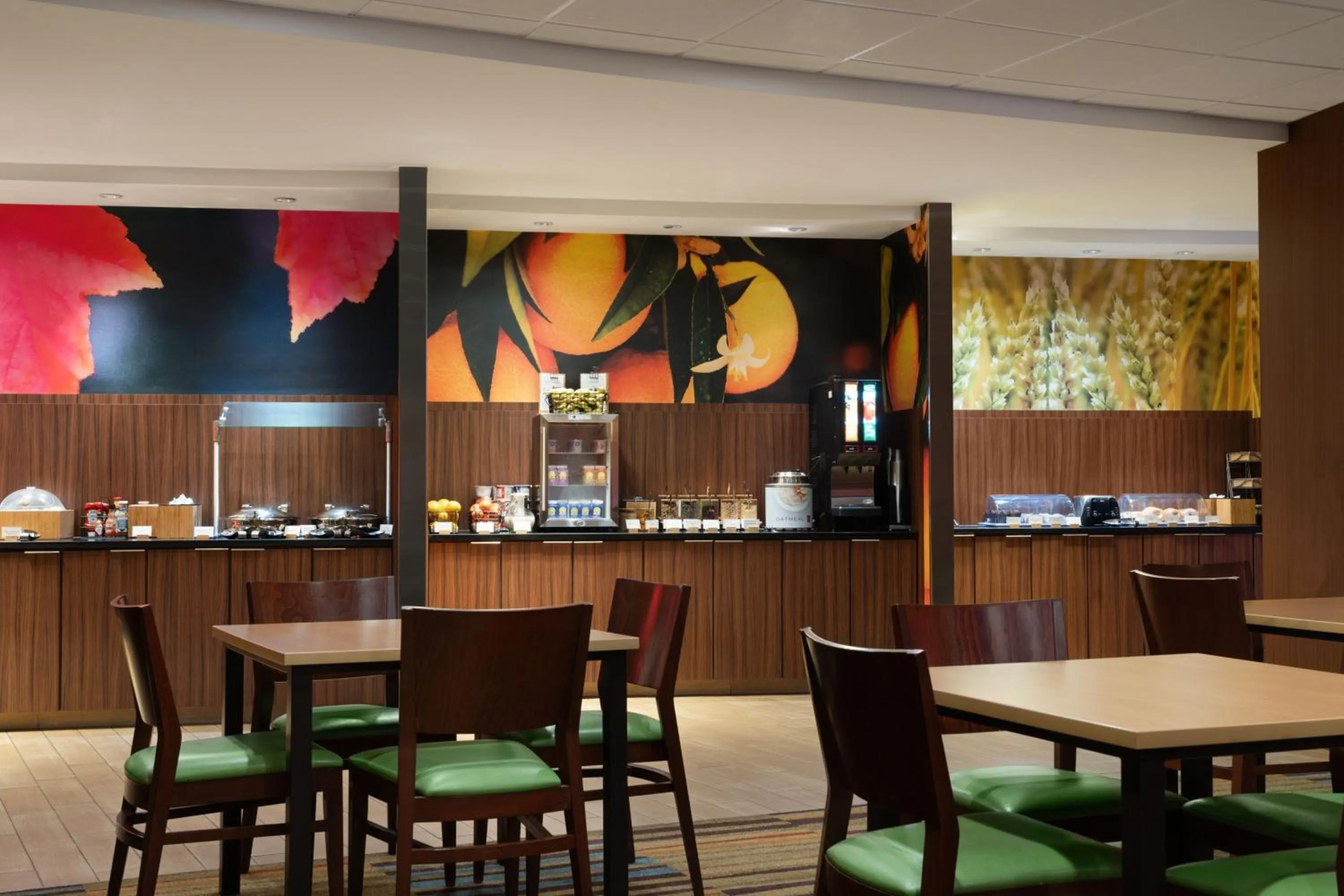 Breakfast in Fairfield Inn & Suites by Marriott London