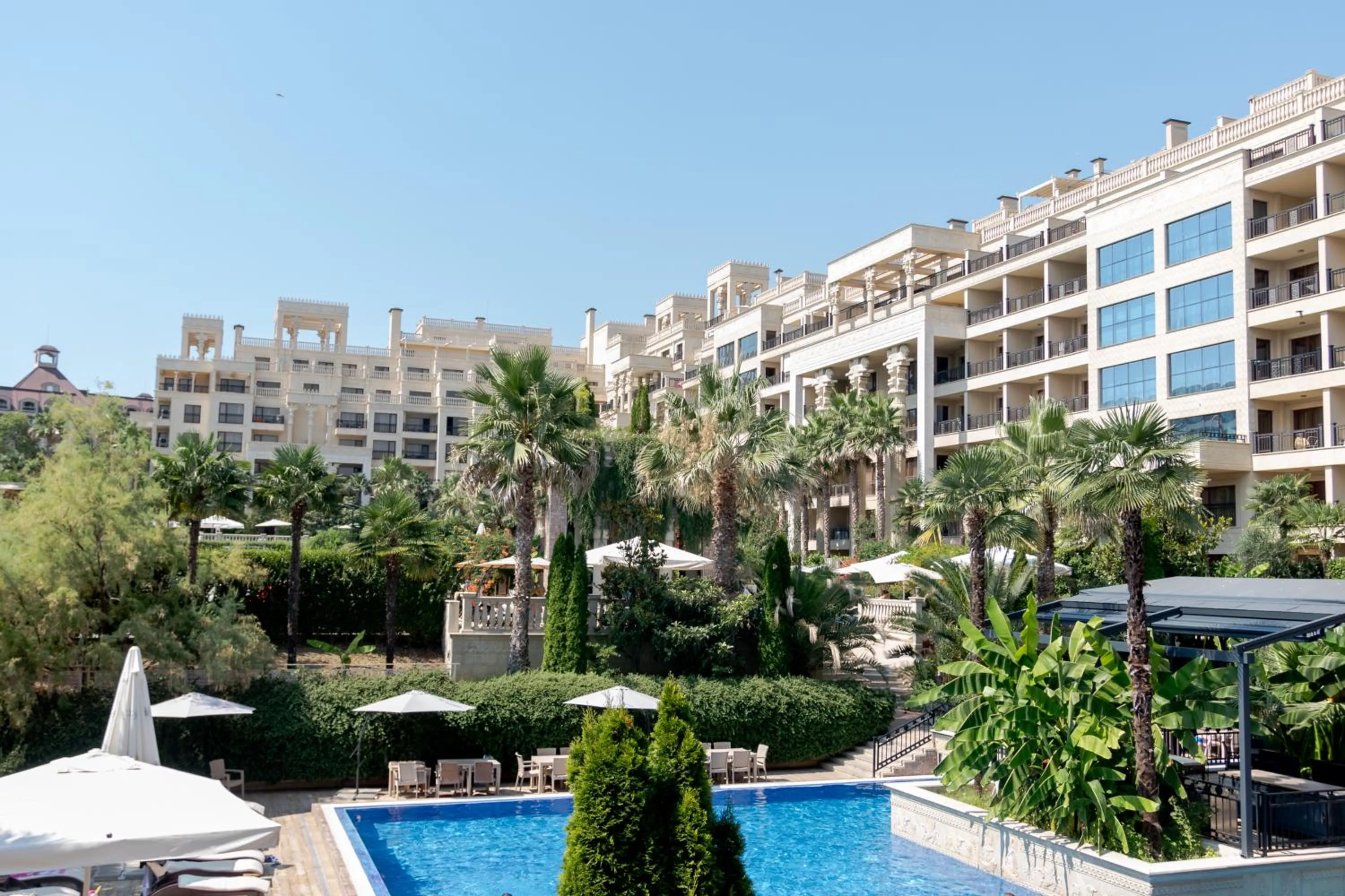 Property building in Argisht Partez Hotel ALL INCLUSIVE & BEACH BAR REBLS