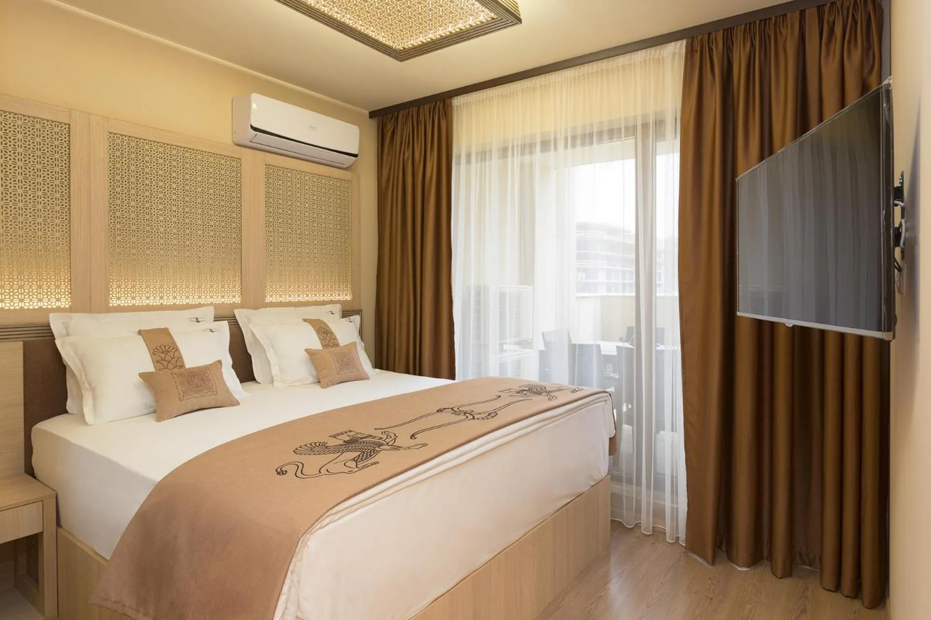 Bed in Argisht Partez Hotel ALL INCLUSIVE & BEACH BAR REBLS