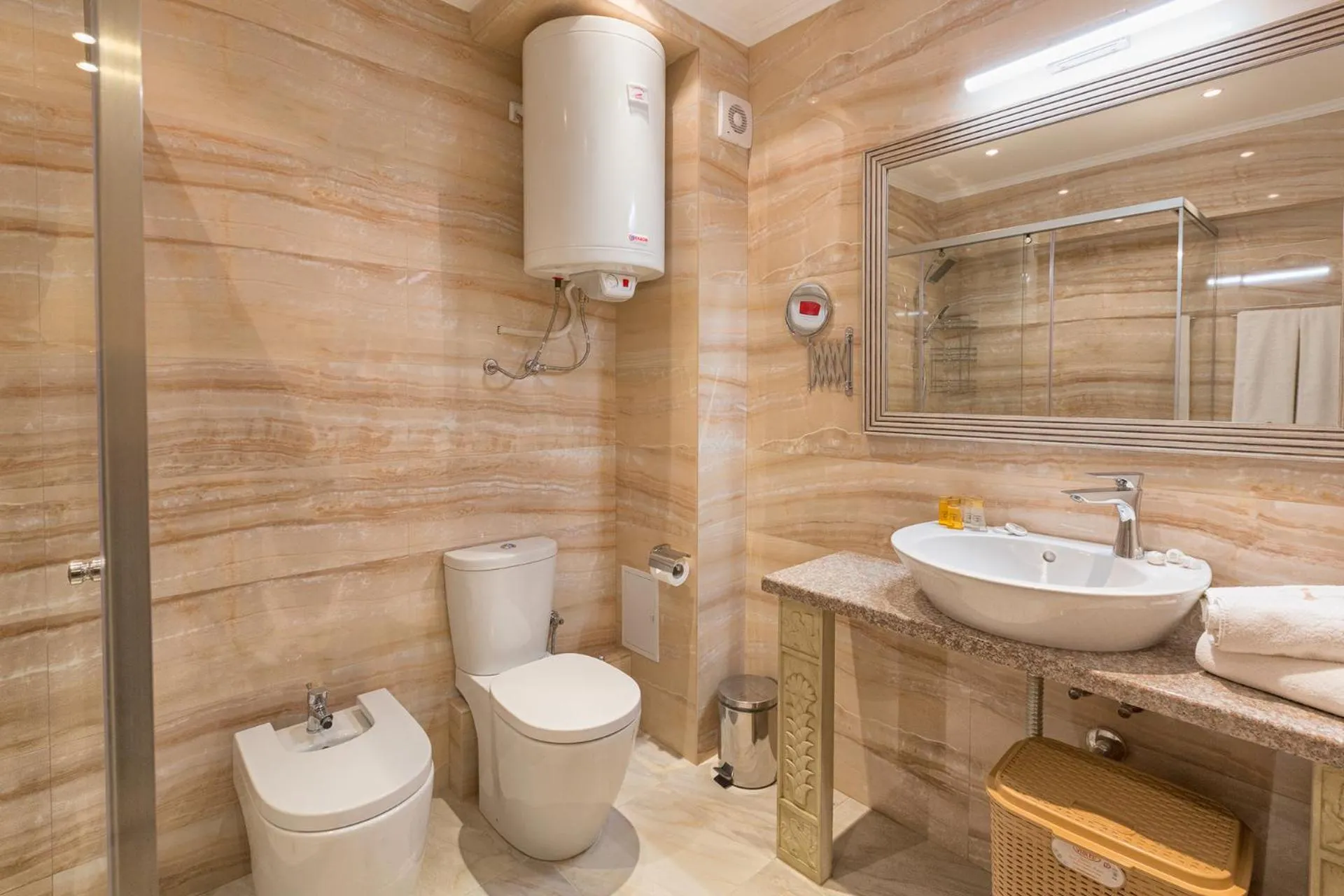 Shower in Argisht Partez Hotel ALL INCLUSIVE & BEACH BAR REBLS