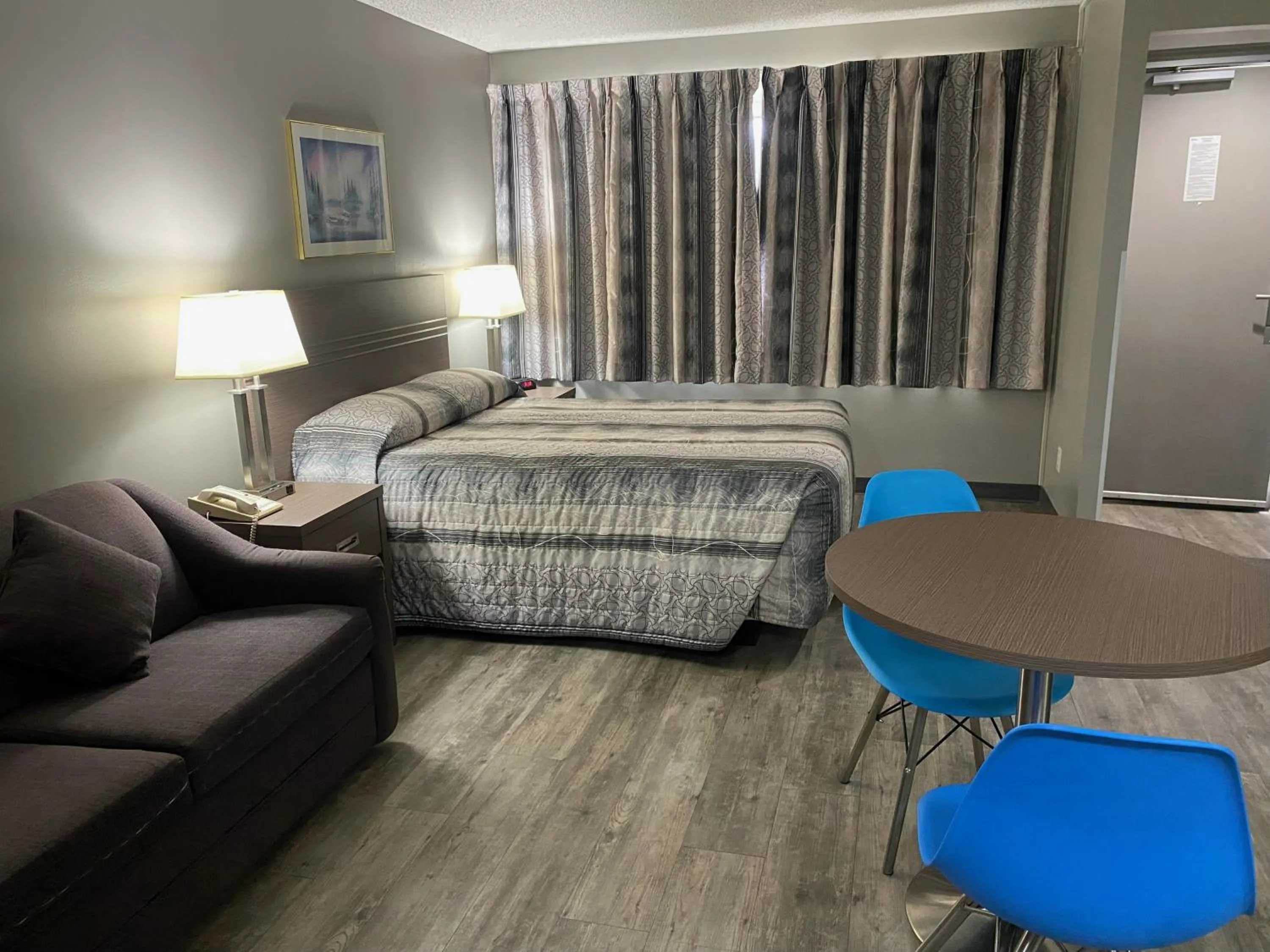 Photo of the whole room in Stanford Inn & Suites