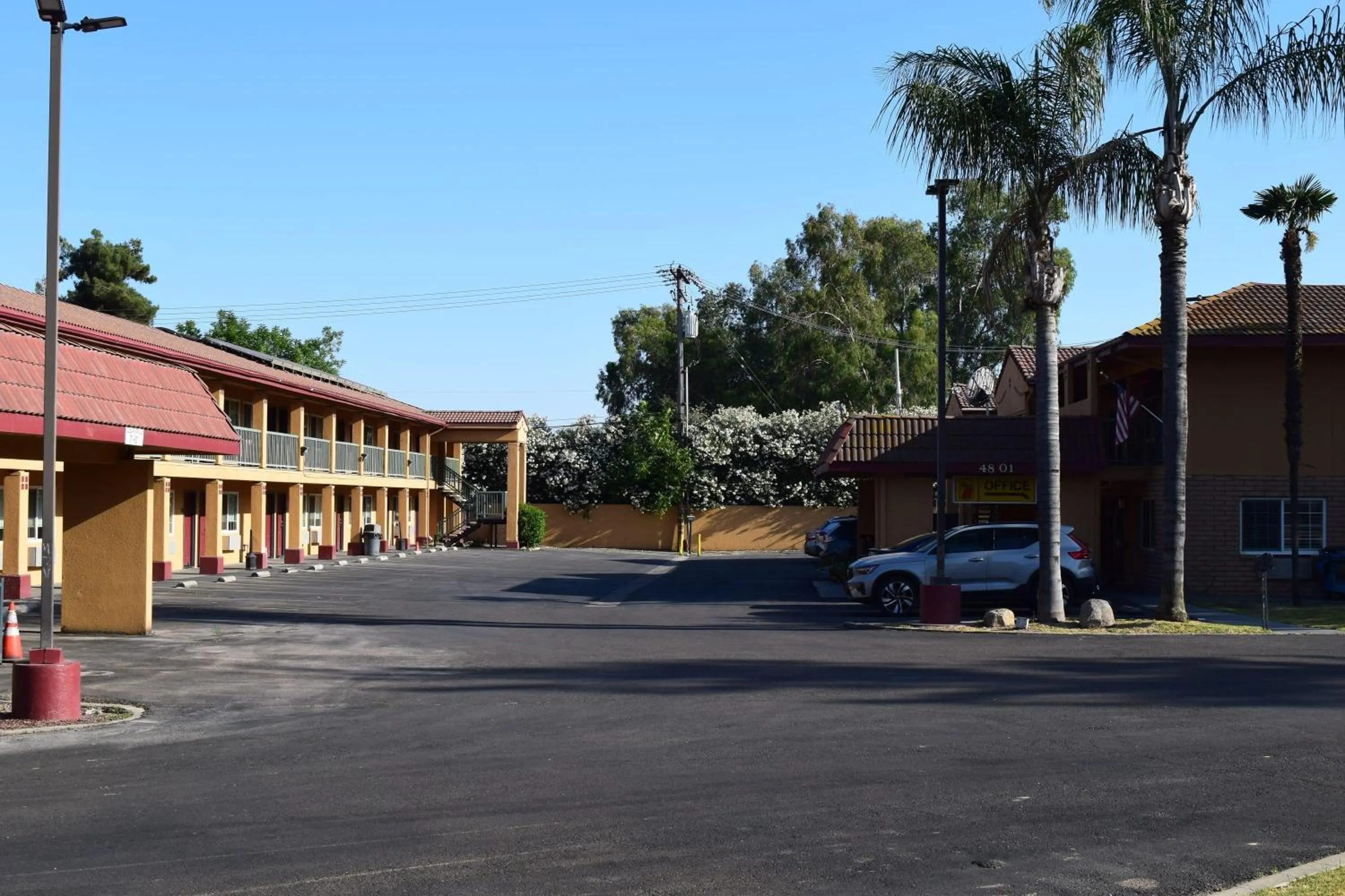 Super 8 by Wyndham Visalia