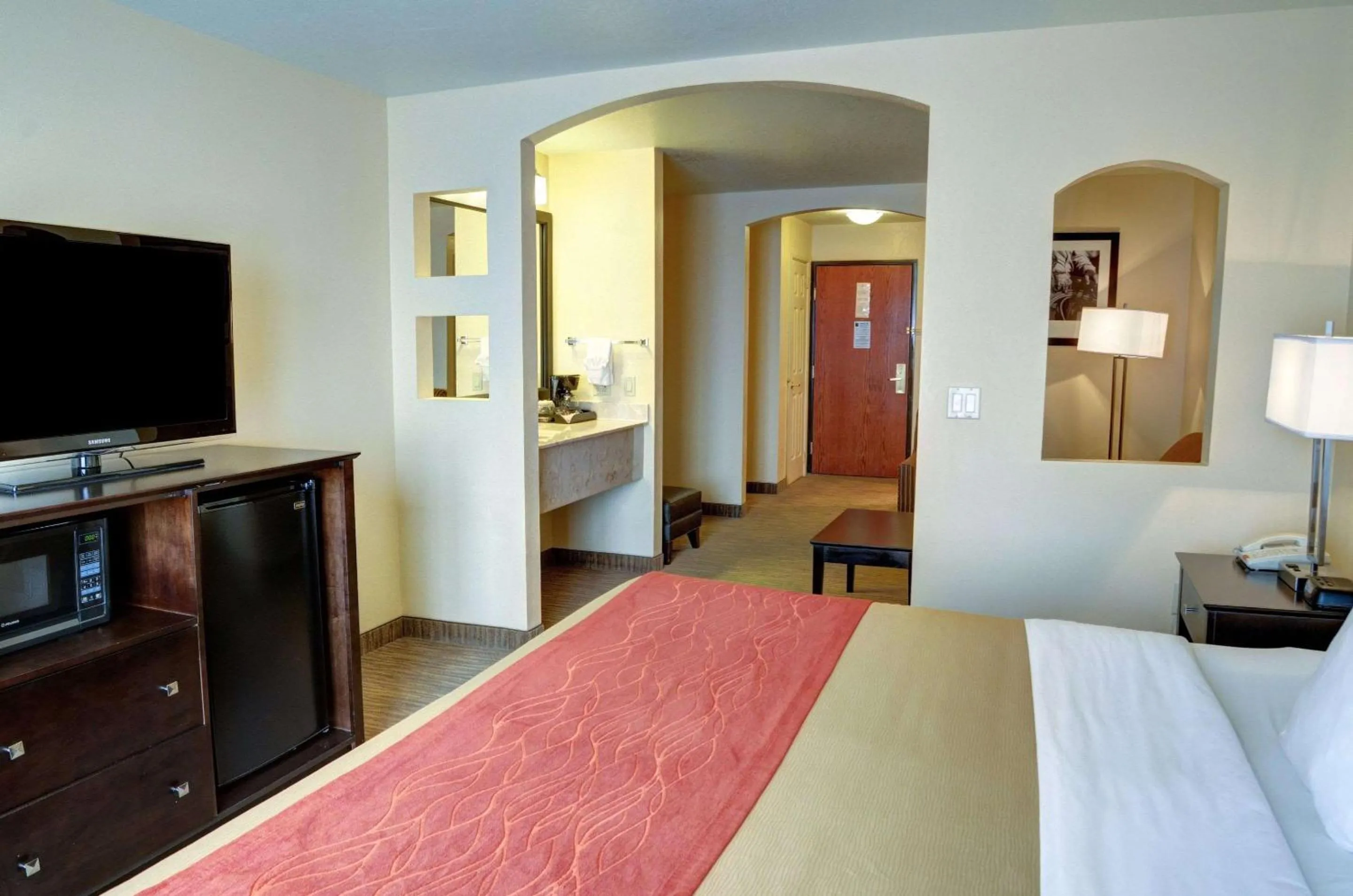Photo of the whole room, Bed in Comfort Inn & Suites Amarillo West near Medical Center