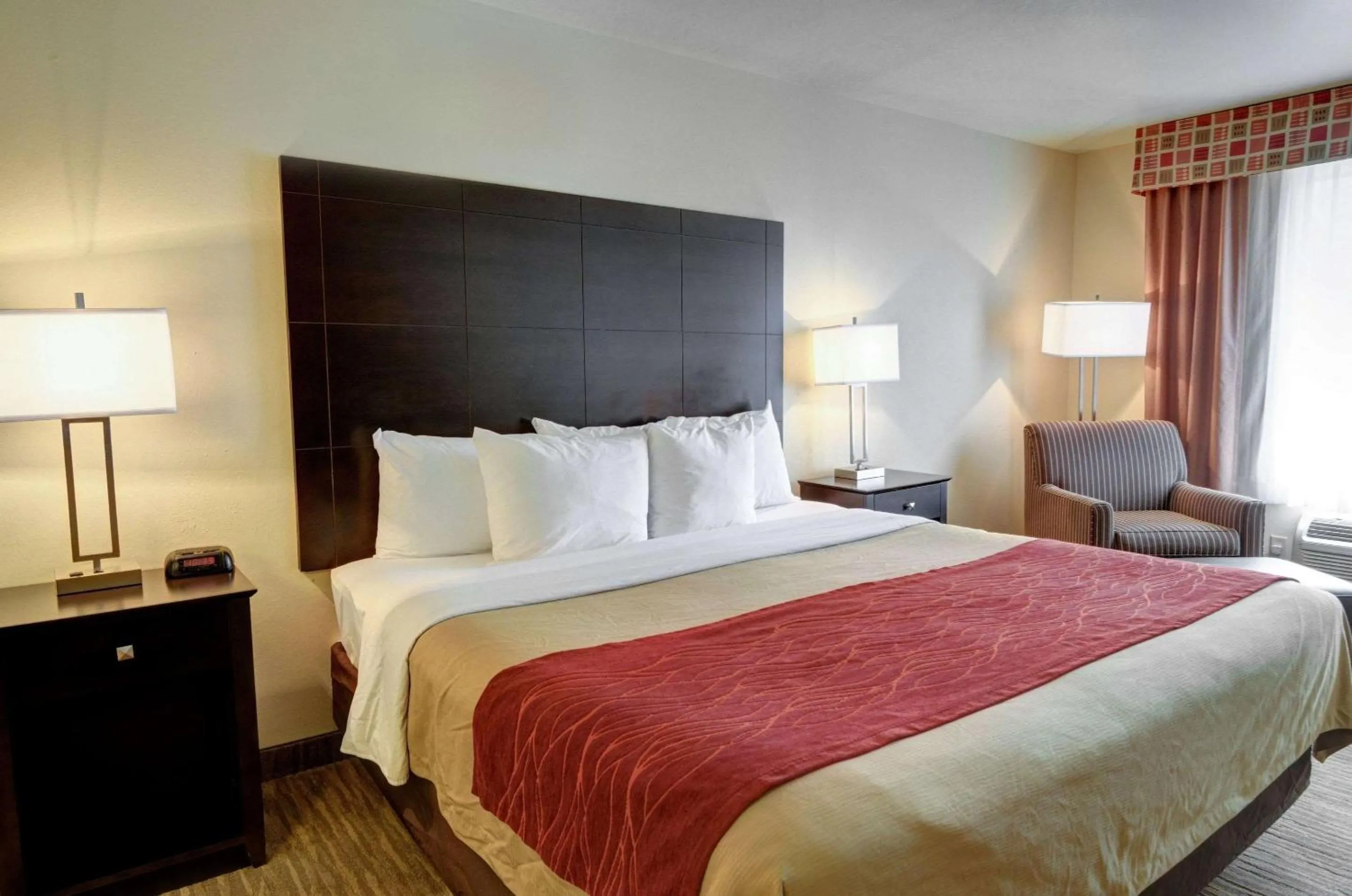 Photo of the whole room, Bed in Comfort Inn & Suites Amarillo West near Medical Center