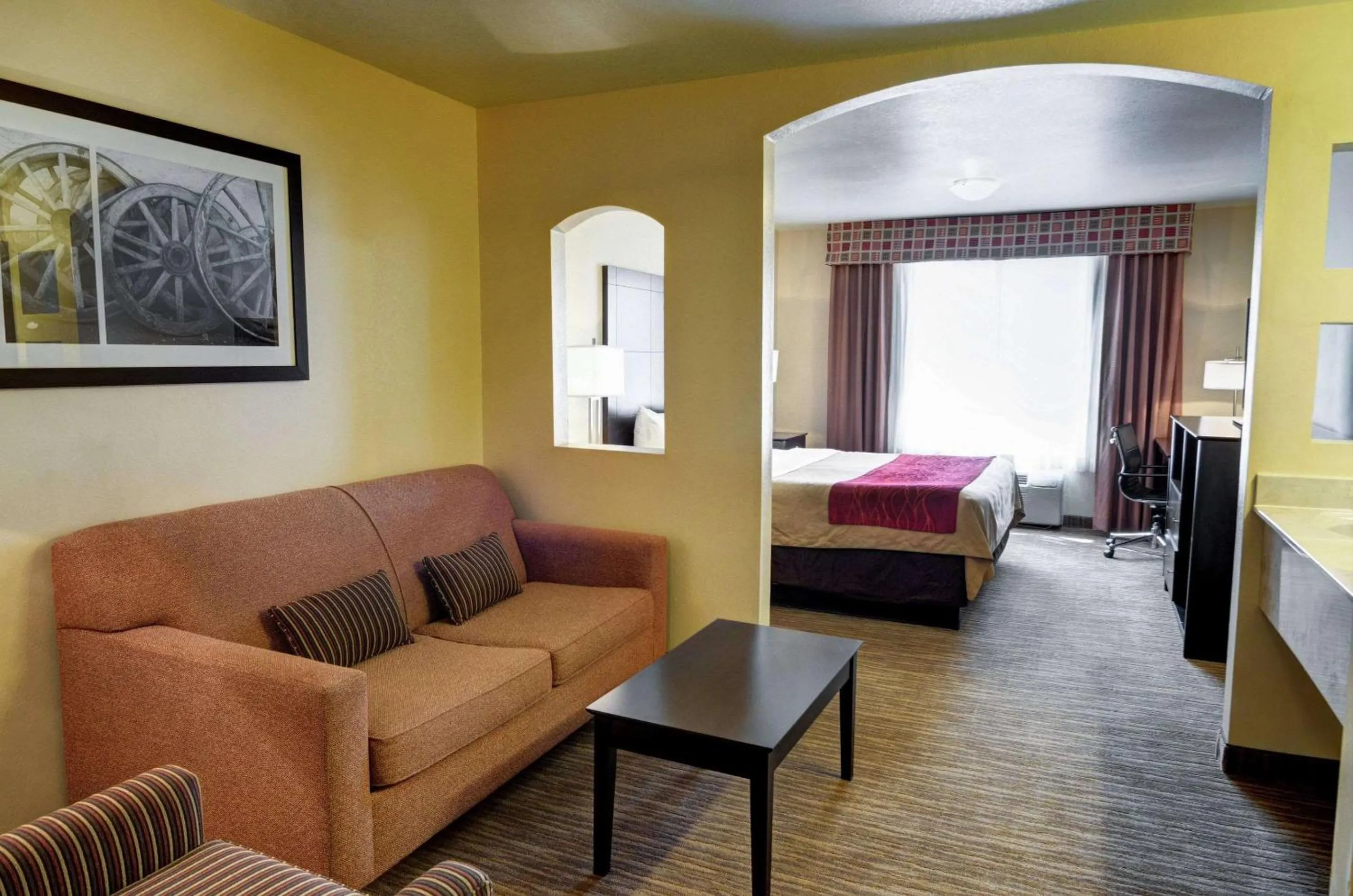 Photo of the whole room, Bed in Comfort Inn & Suites Amarillo West near Medical Center