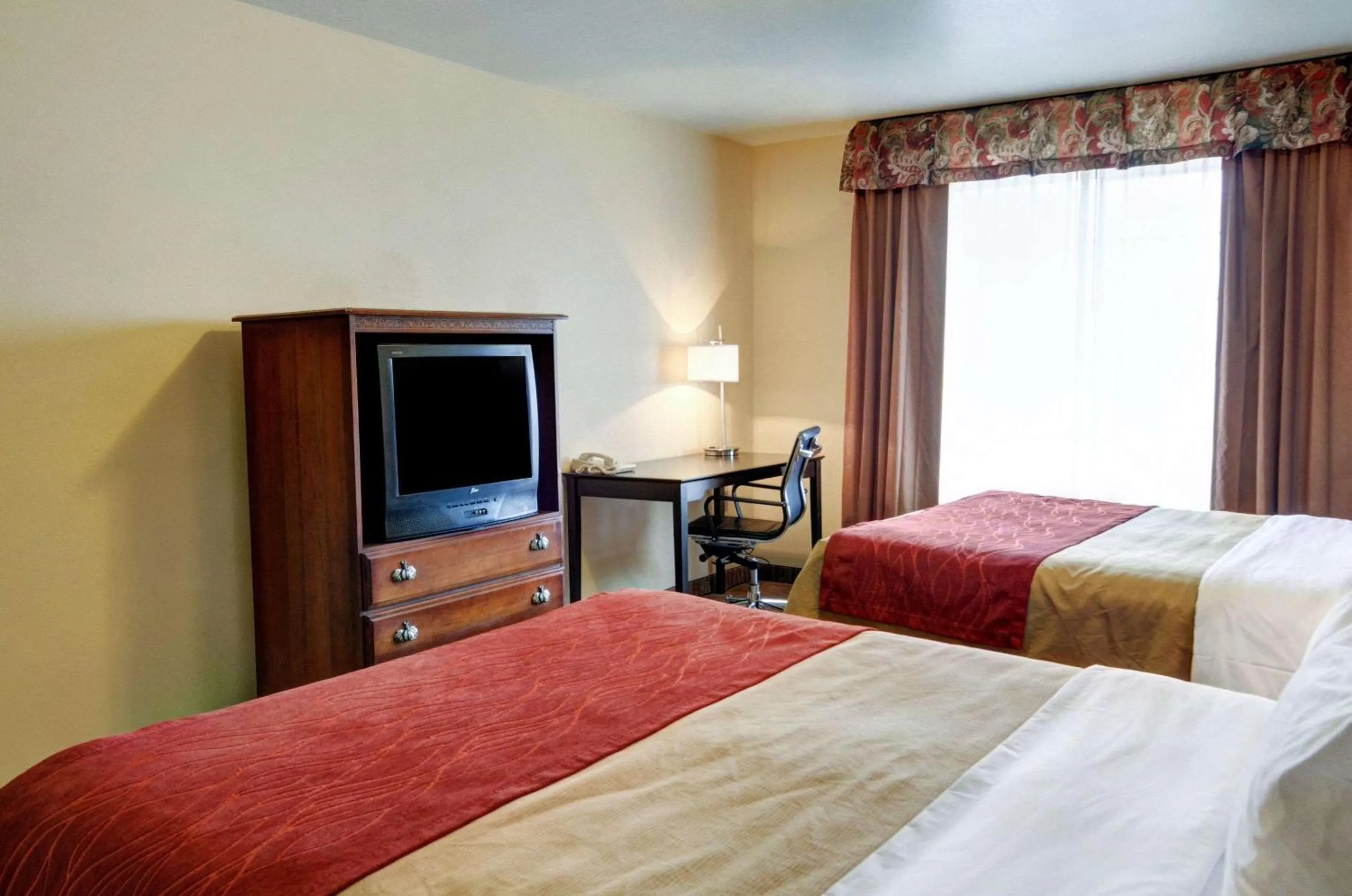Photo of the whole room, Bed in Comfort Inn & Suites Amarillo West near Medical Center
