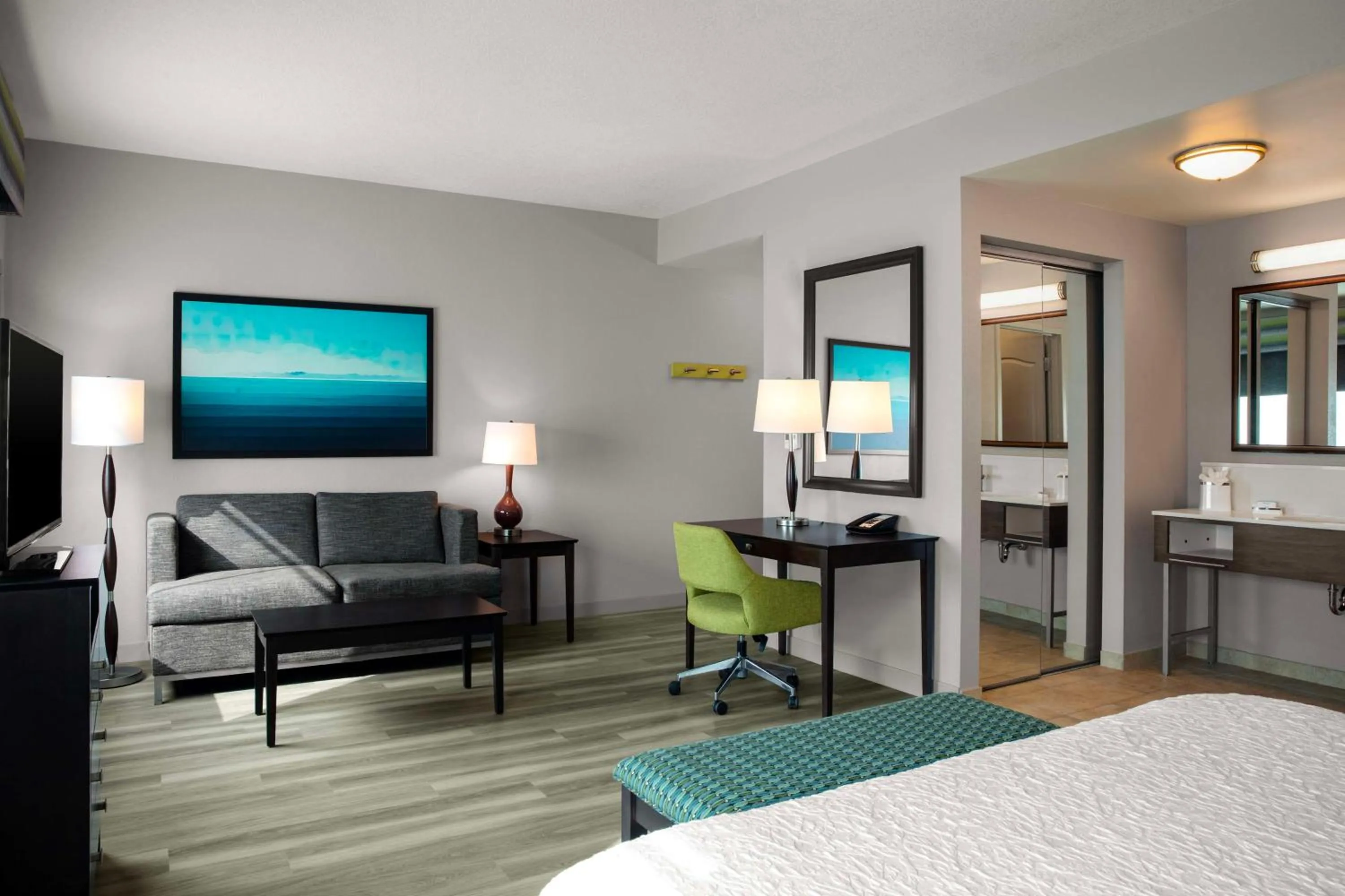 Living room, Bed in Hampton Inn & Suites Homestead Miami South
