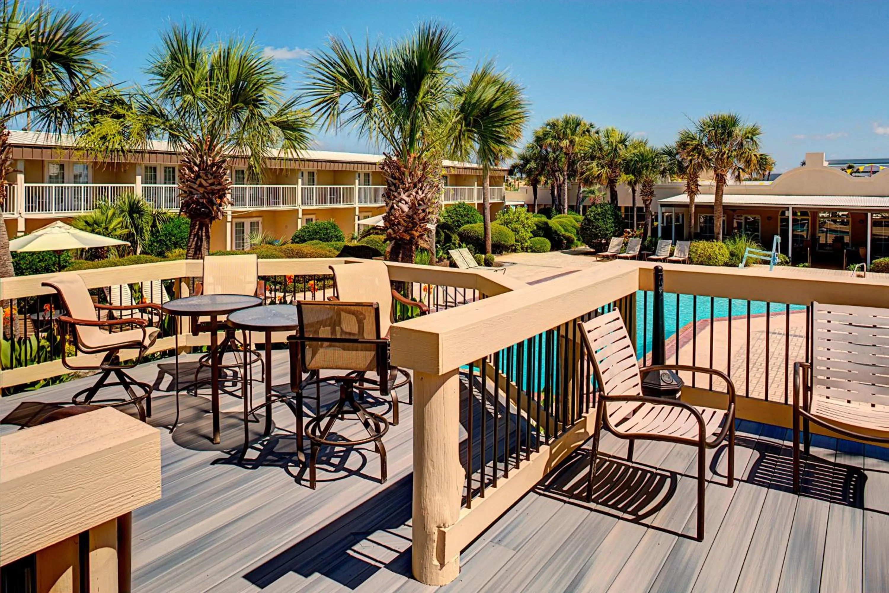 Swimming pool in Four Points by Sheraton Destin - Fort Walton Beach